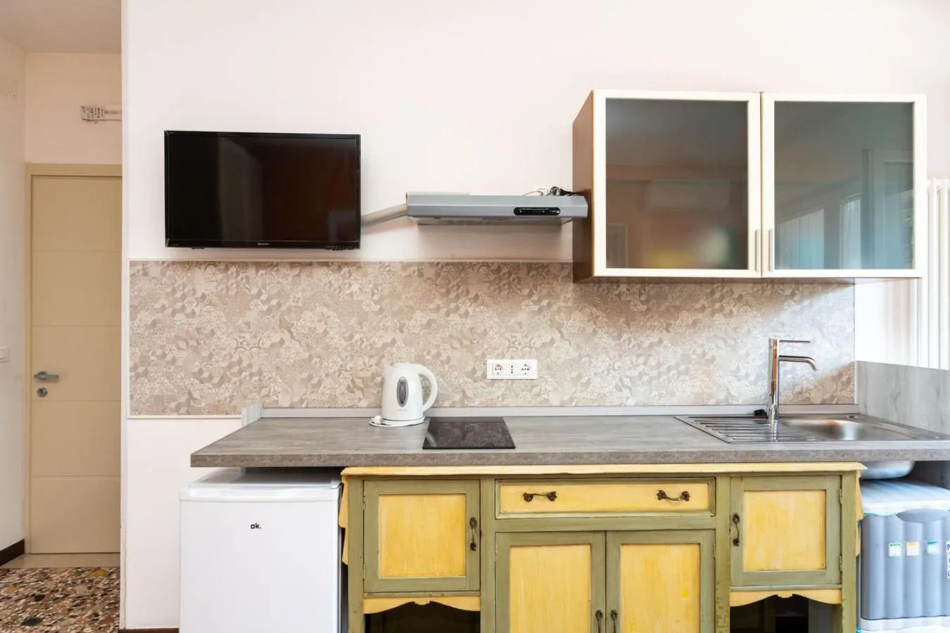 Kitchen or kitchenette in Monti Guesthouse