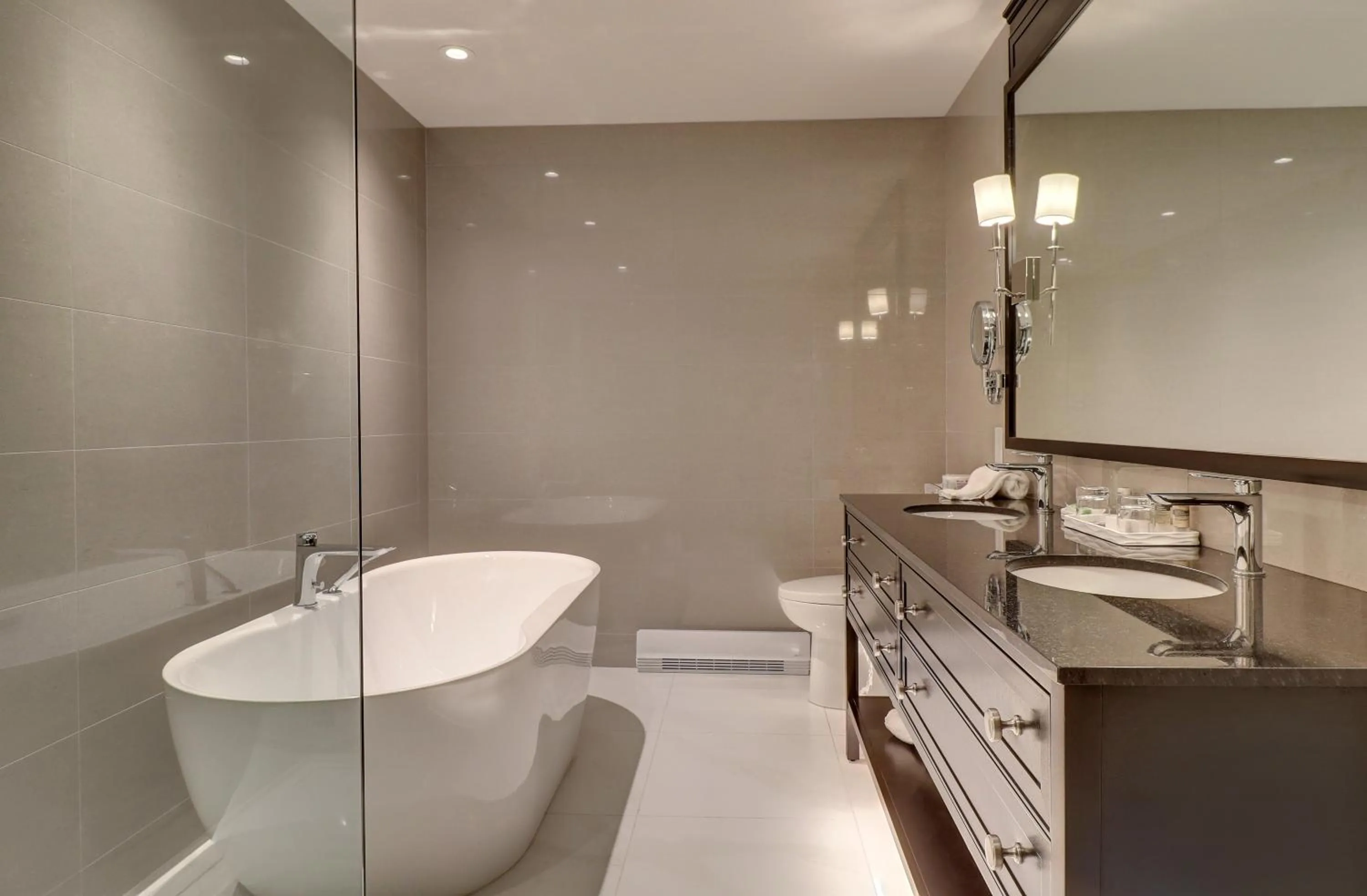 Bathroom in Ripplecove Hotel & Spa