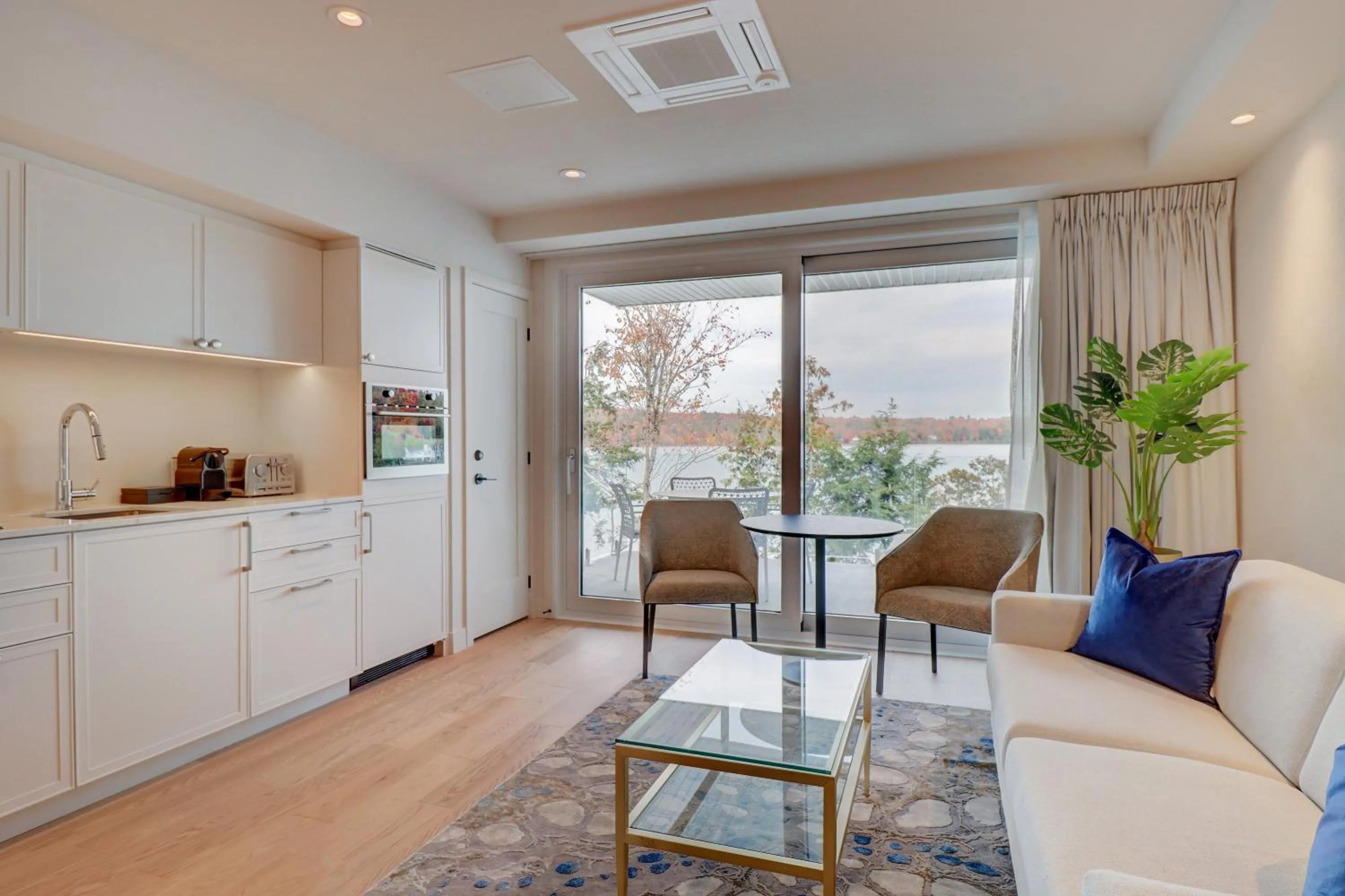 Kitchen or kitchenette in Ripplecove Hotel & Spa