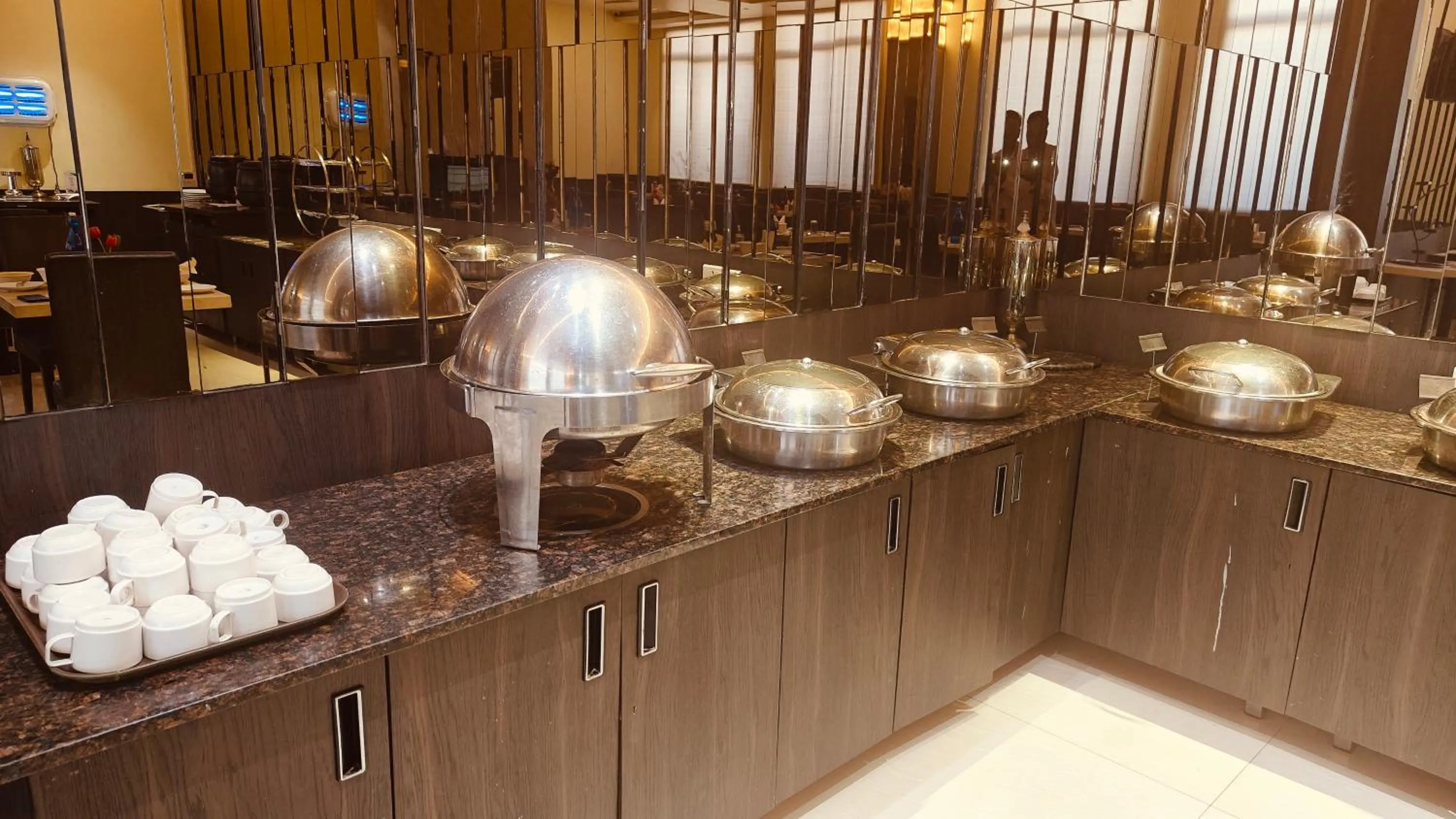 Restaurant/places to eat in ASR Parklane, A Bergamont Hotel - Hosur