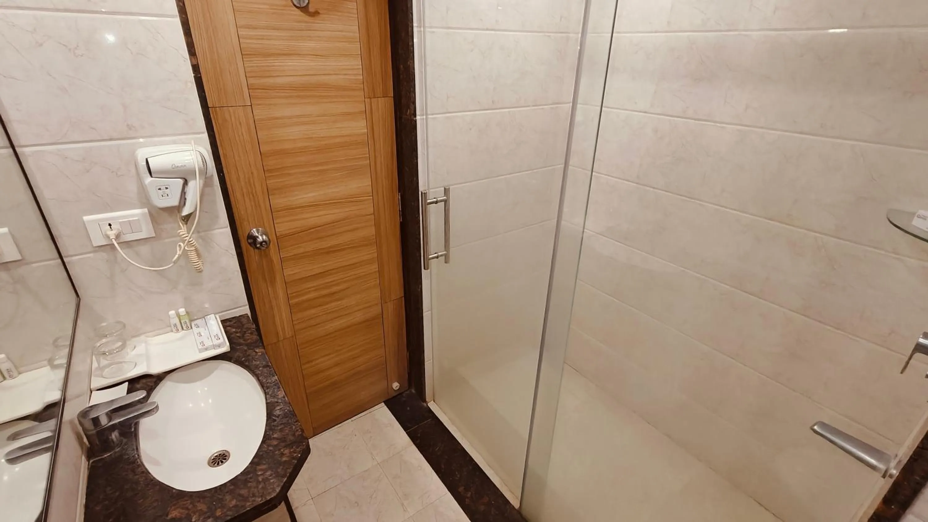Bathroom in ASR Parklane, A Bergamont Hotel - Hosur