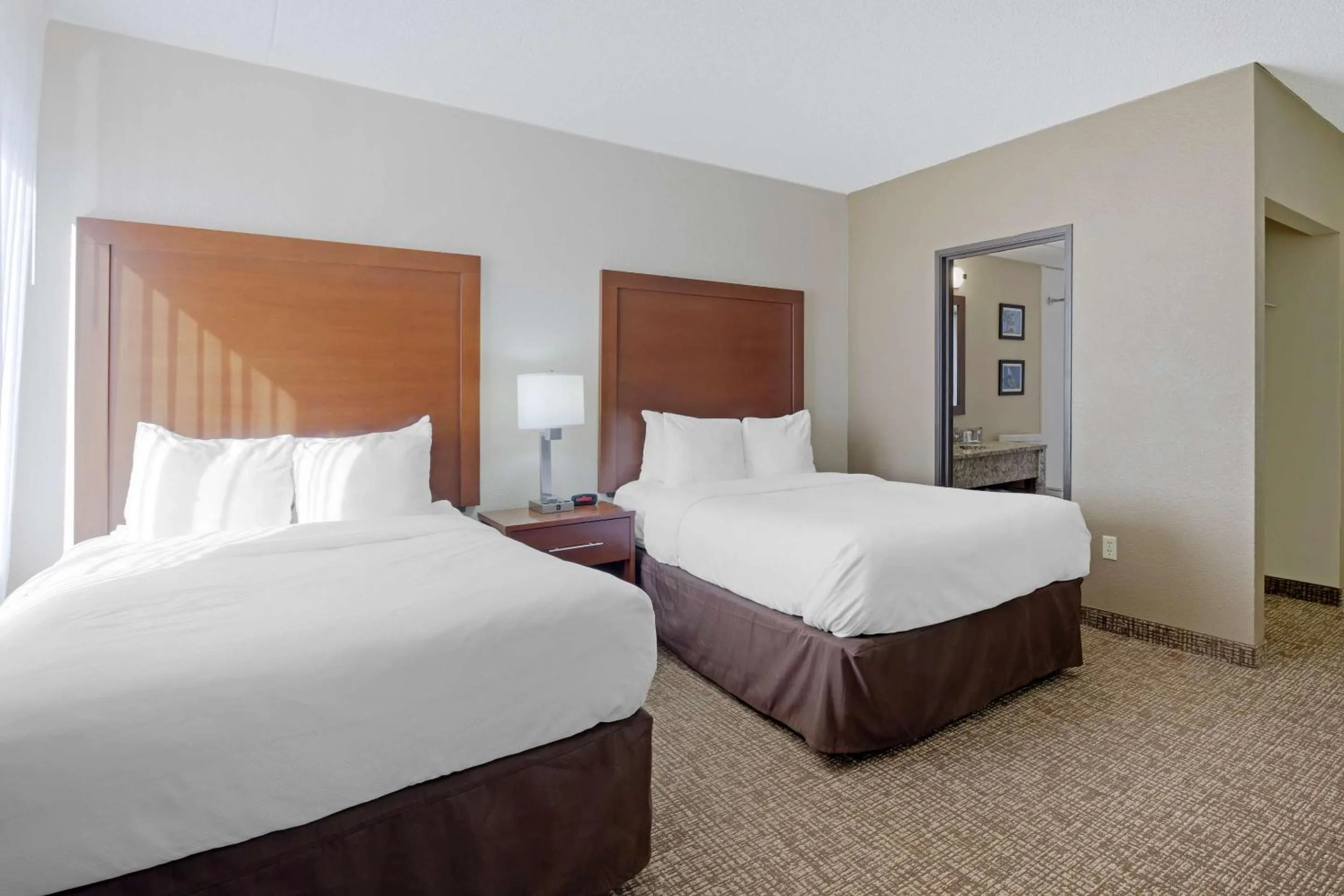 Bedroom, Bed in Comfort Inn & Suites Wichita Northeast