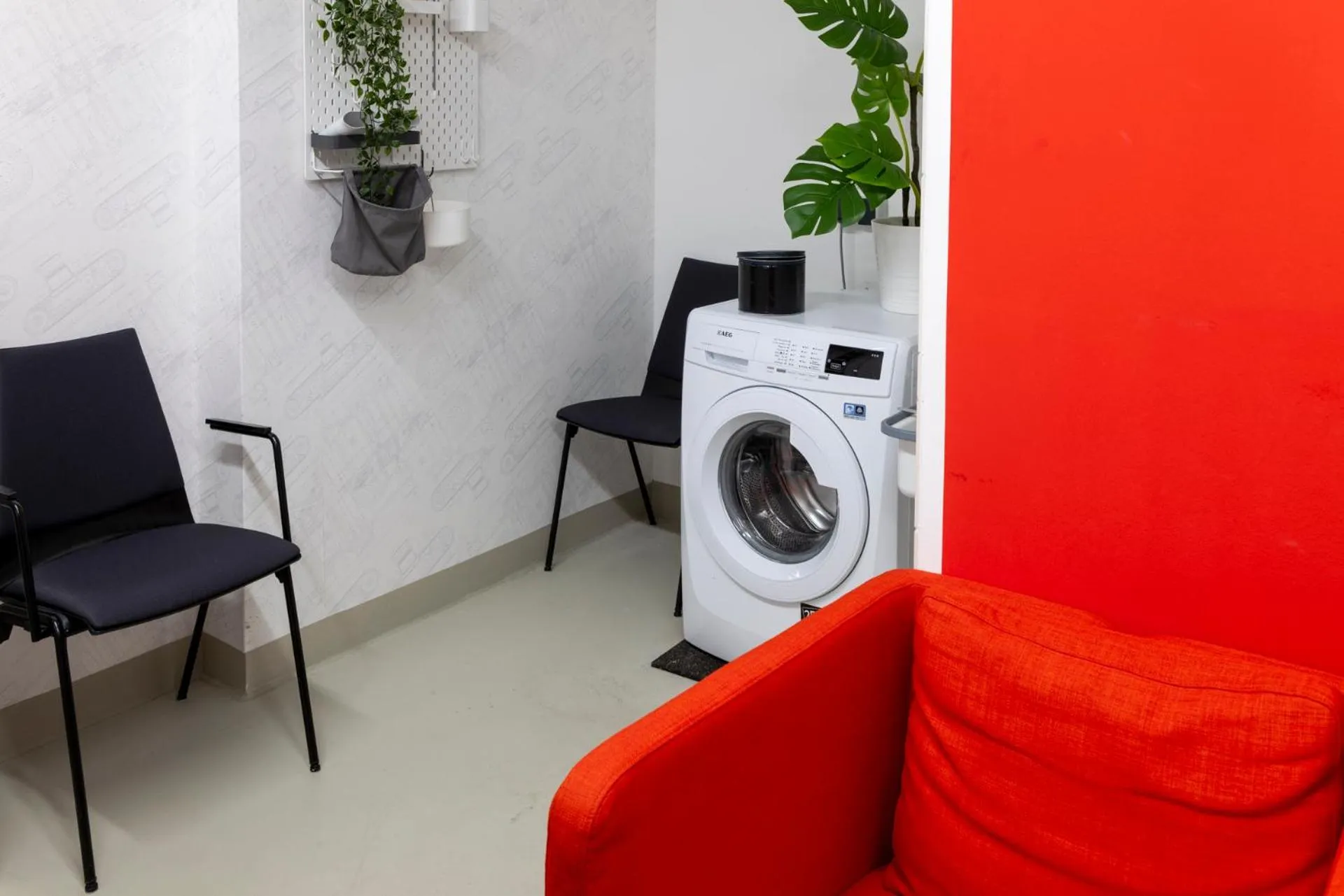 washing machine in Vienna House by Wyndham Ernst Leitz Wetzlar