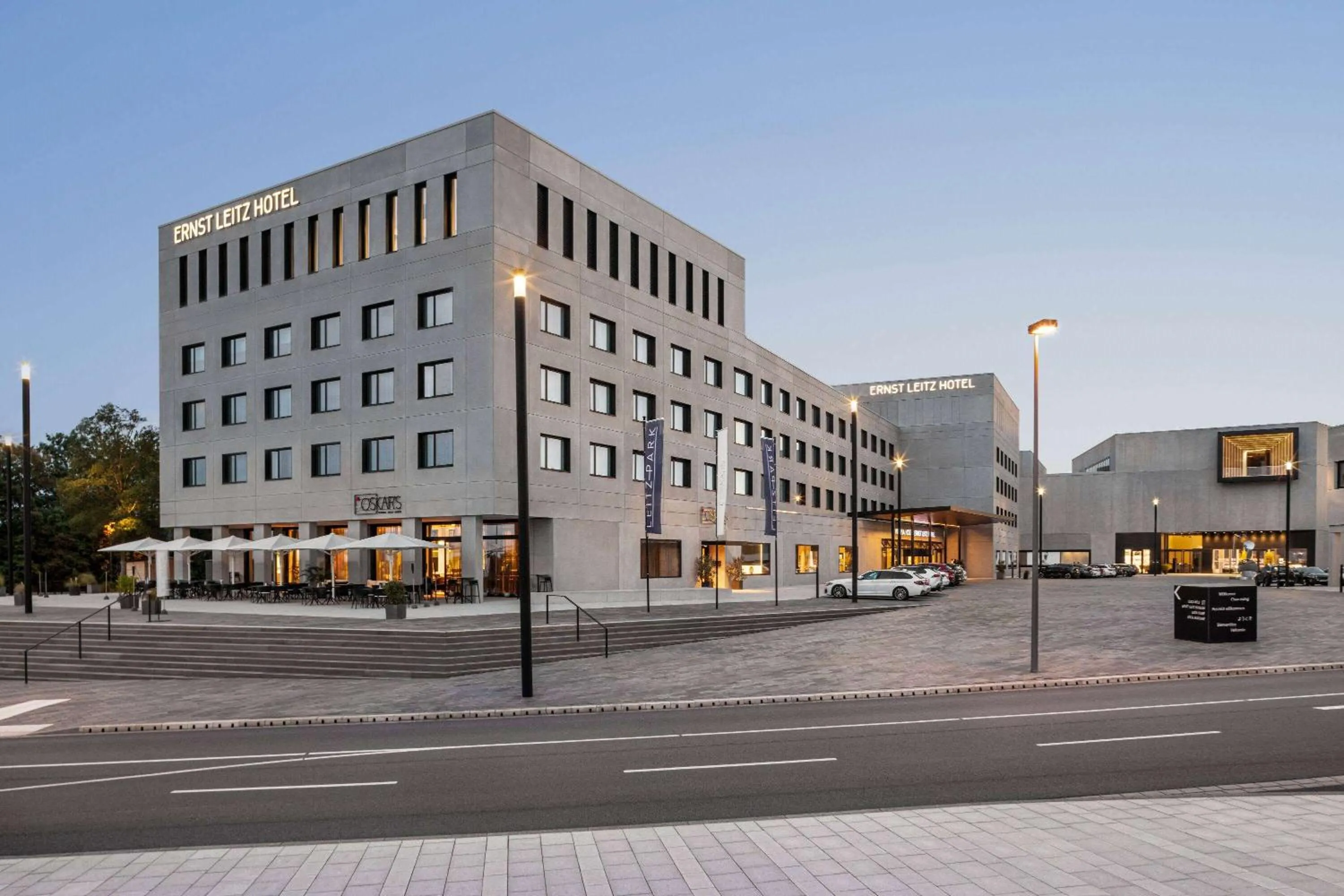 Property building in Vienna House by Wyndham Ernst Leitz Wetzlar