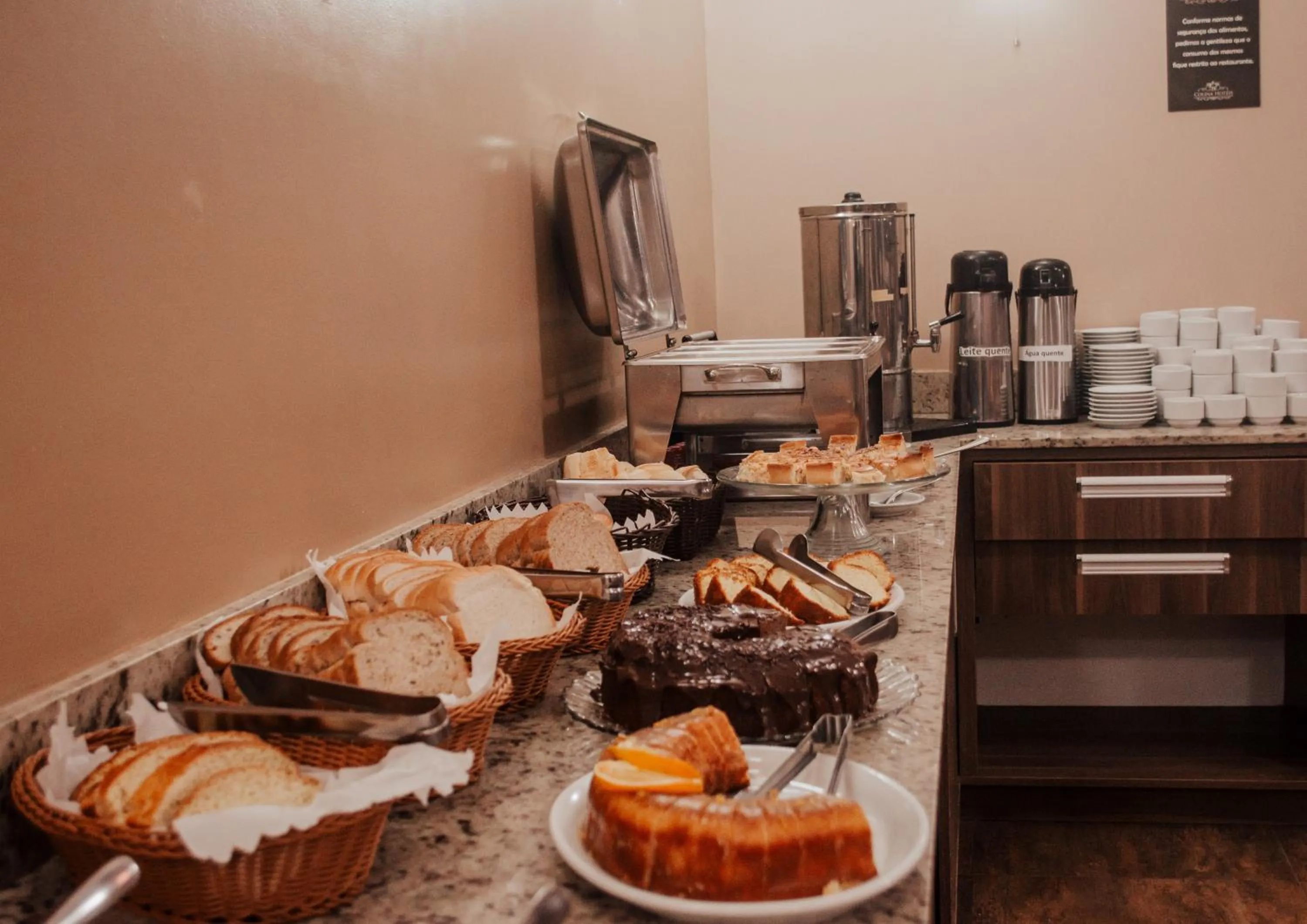 Breakfast in Hotel Colina São Francisco
