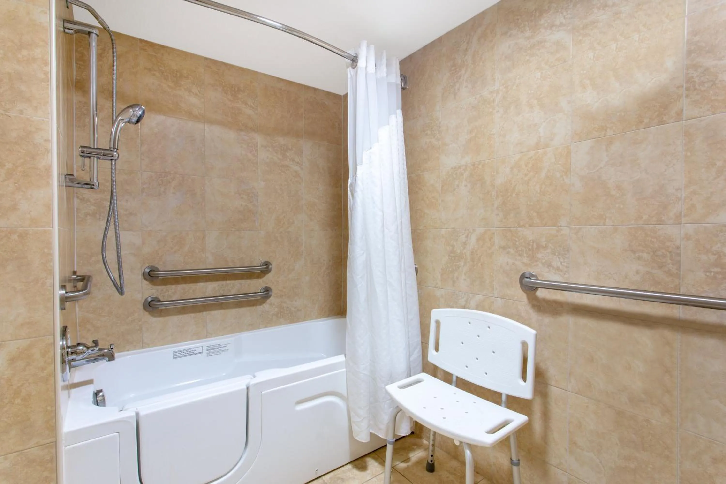 Photo of the whole room in Holiday Inn & Suites Boca Raton - North