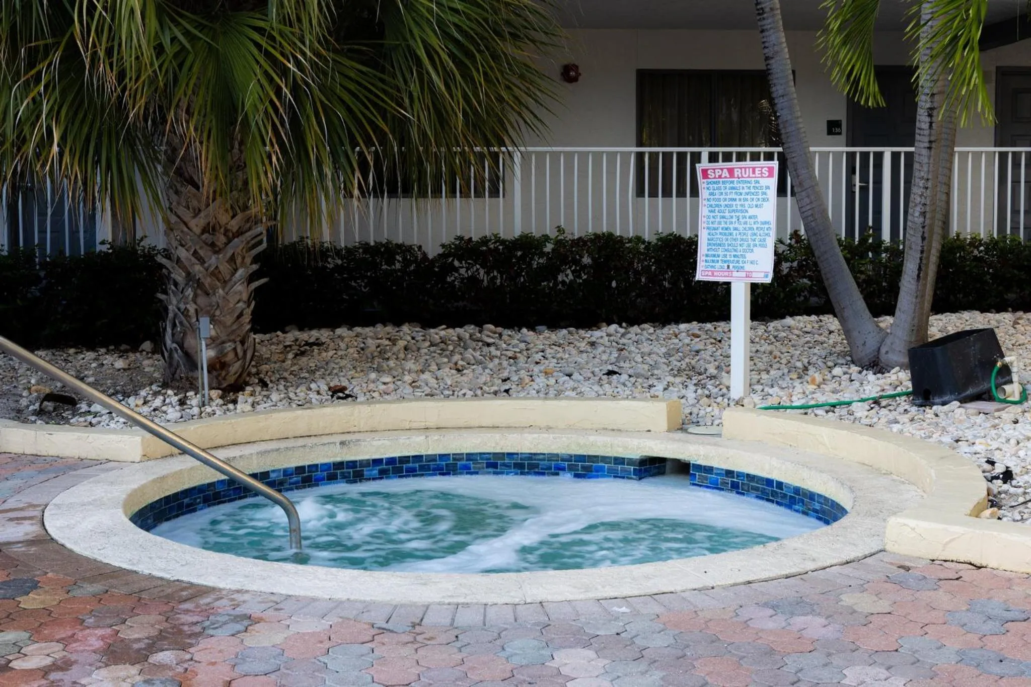 Swimming pool in Holiday Inn & Suites Boca Raton - North