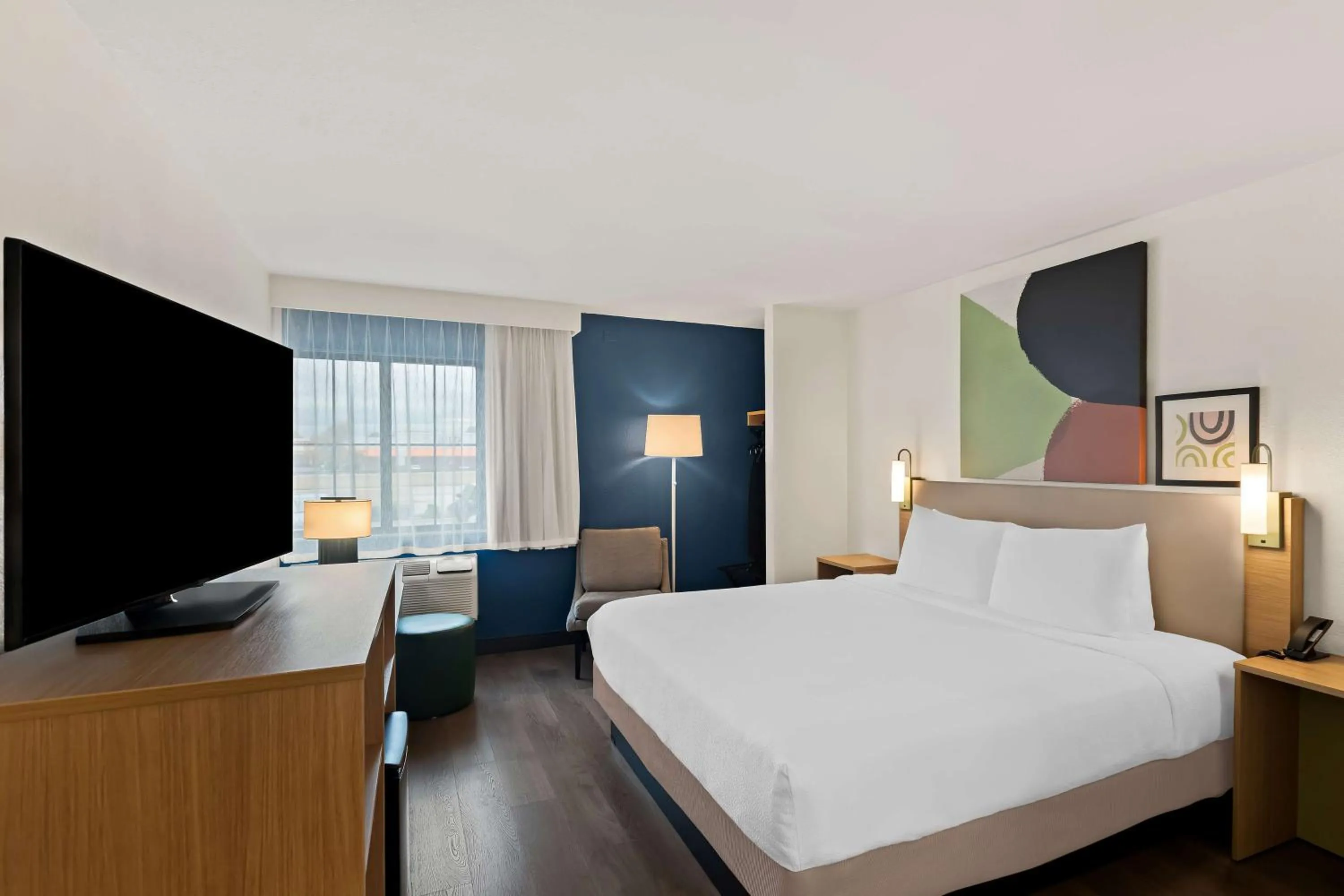 Bedroom, Bed in Super 8 by Wyndham Wichita East