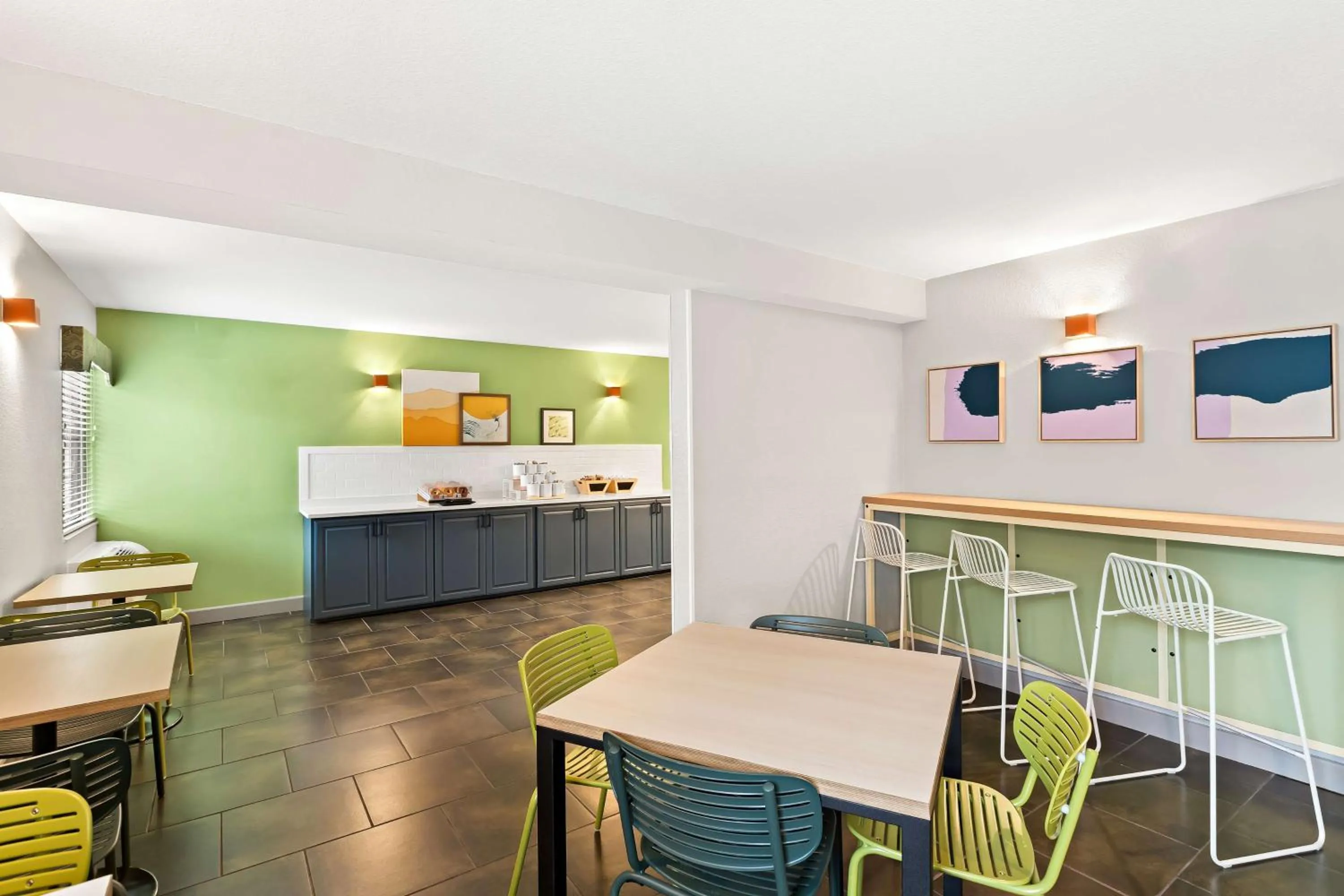 Breakfast in Super 8 by Wyndham Wichita East