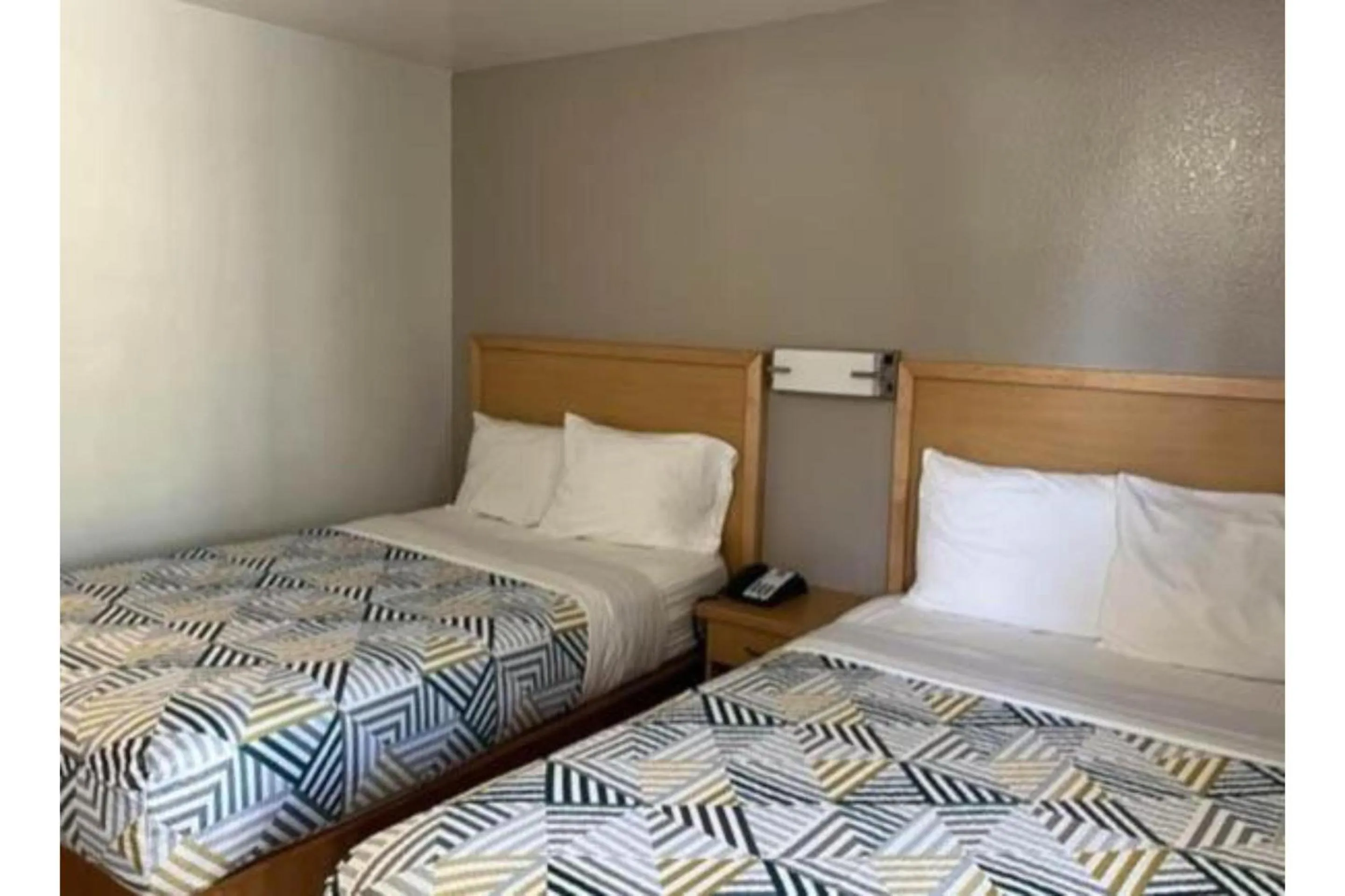 Bedroom, Bed in Motel 6 Riviera Beach FL