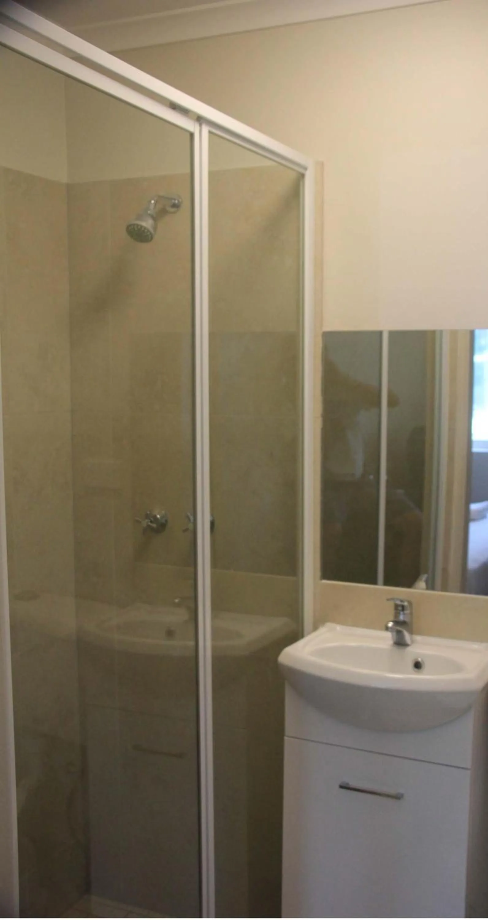 Bathroom in Greenwich Inn Motel