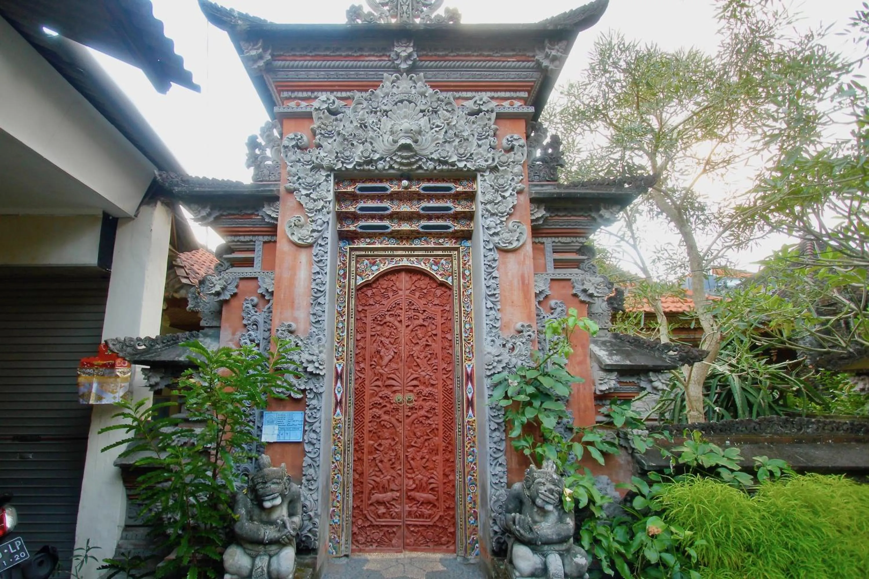 Facade/entrance in Rahayu House Ubud