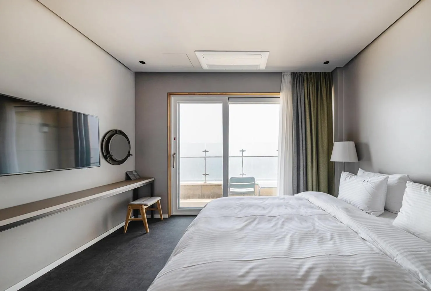 Bed in Daynice hotel