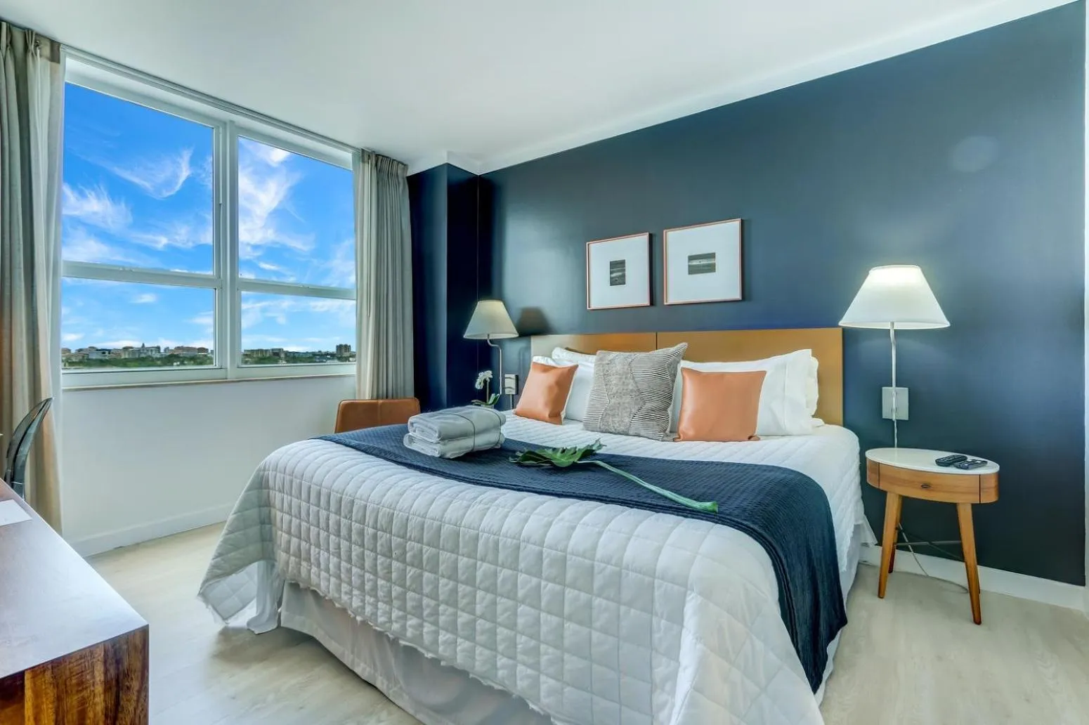 Bed in iCoconutGrove - Luxurious Vacation Rentals in Coconut Grove