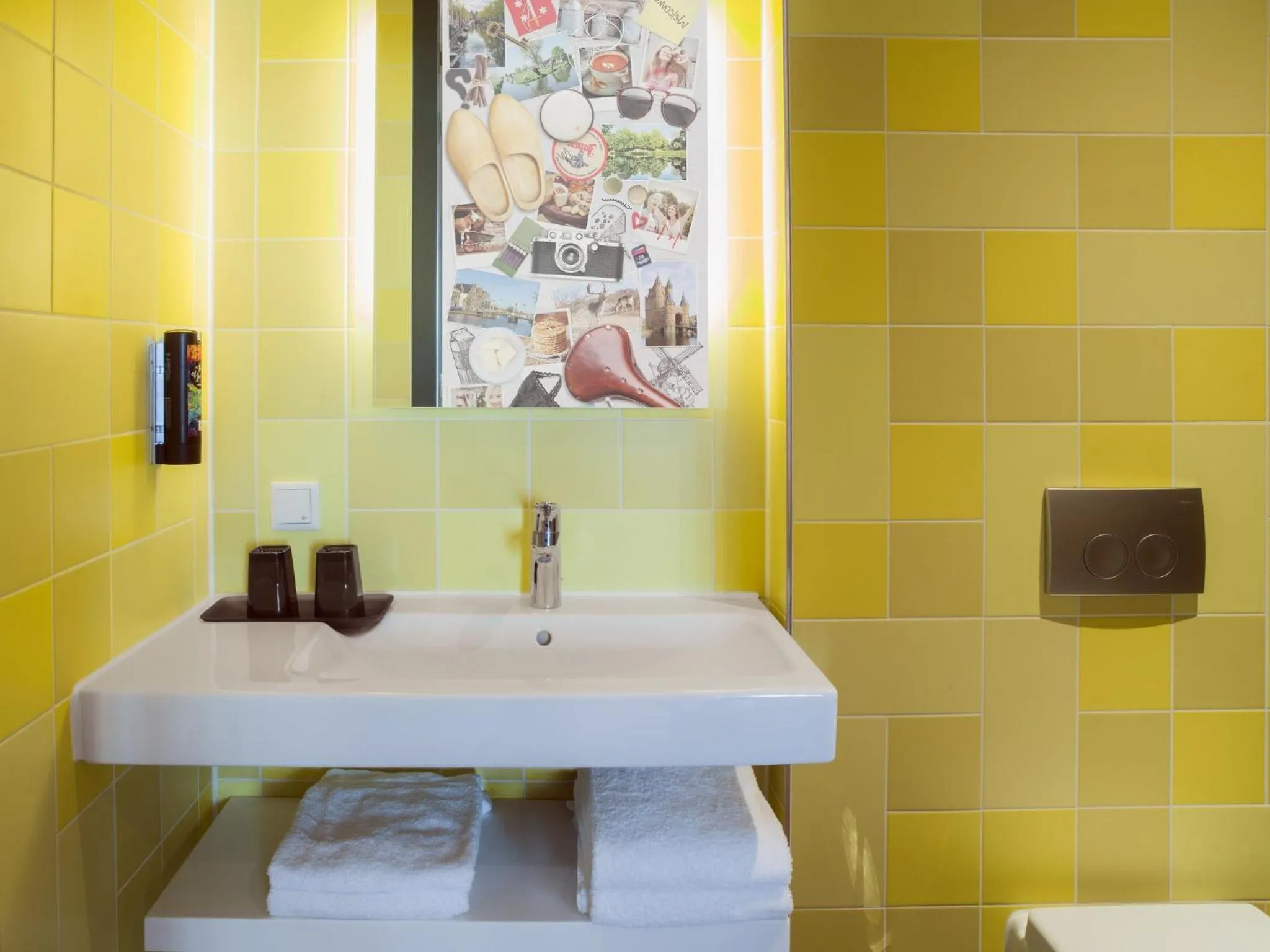 Bedroom in Holiday Inn - the niu, Dairy Haarlem