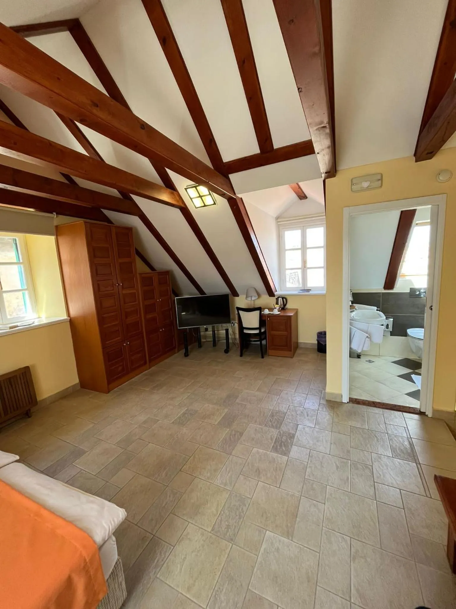 Bed in Rooms Toni Palace