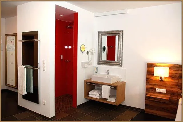 Shower in Relax- & Wanderhotel Poppengut