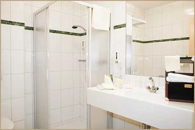 Shower in Relax- & Wanderhotel Poppengut