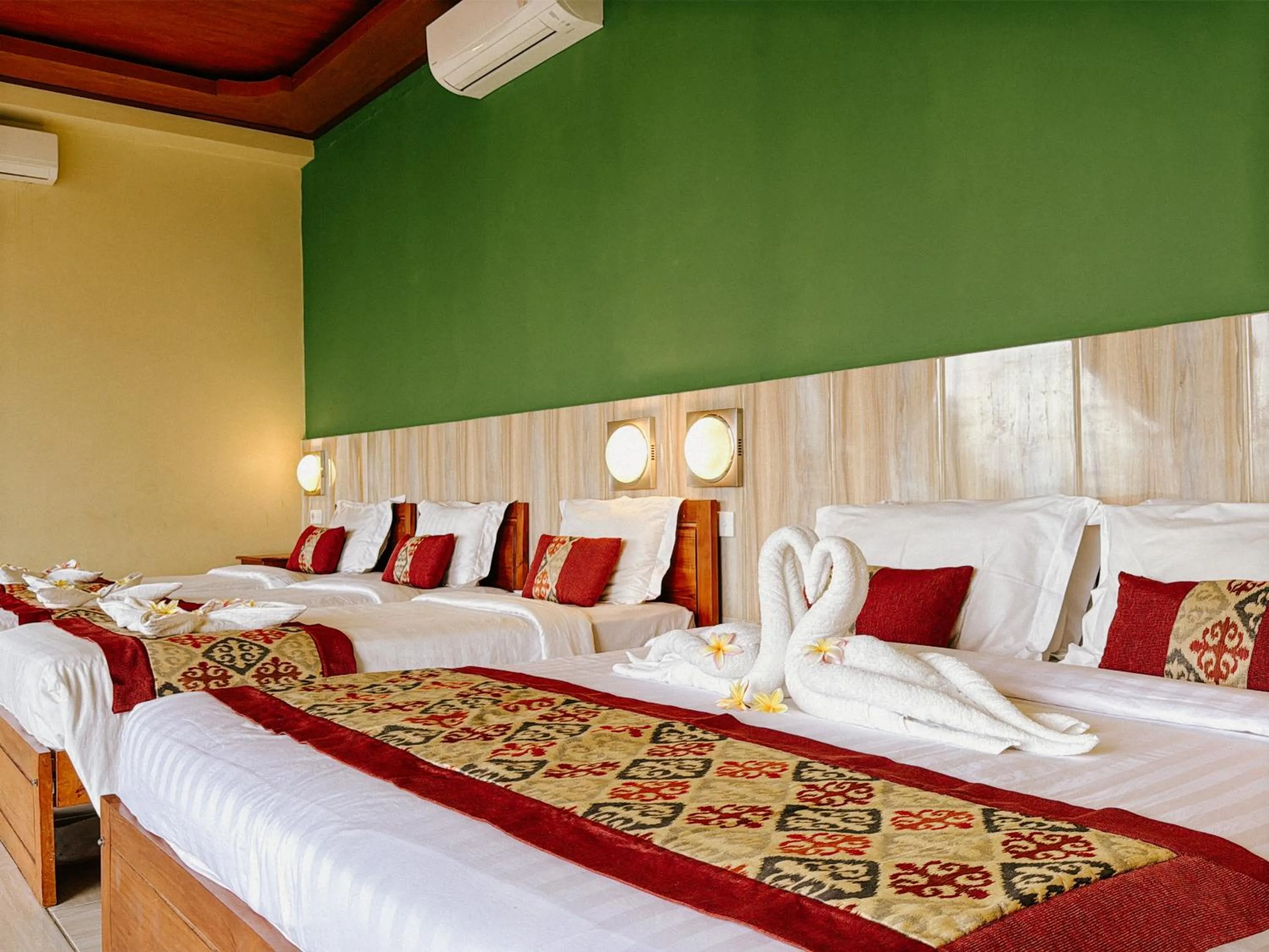 Bed in Amed Cafe & Hotel Kebun Wayan