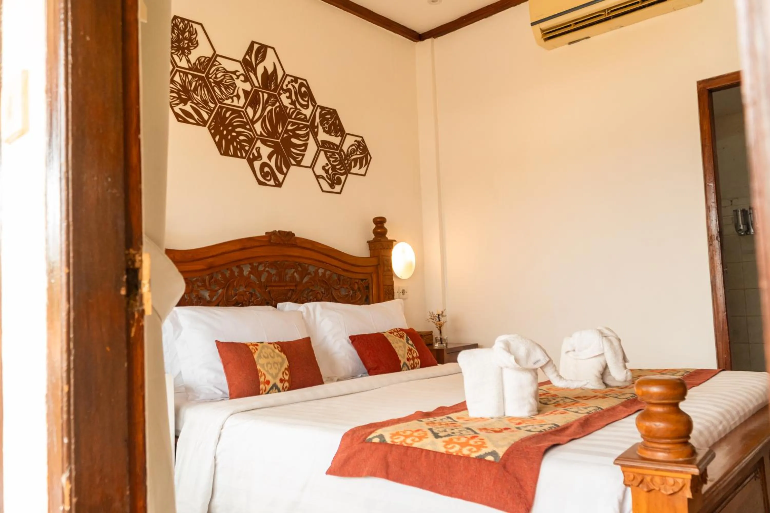 Bed in Amed Cafe & Hotel Kebun Wayan