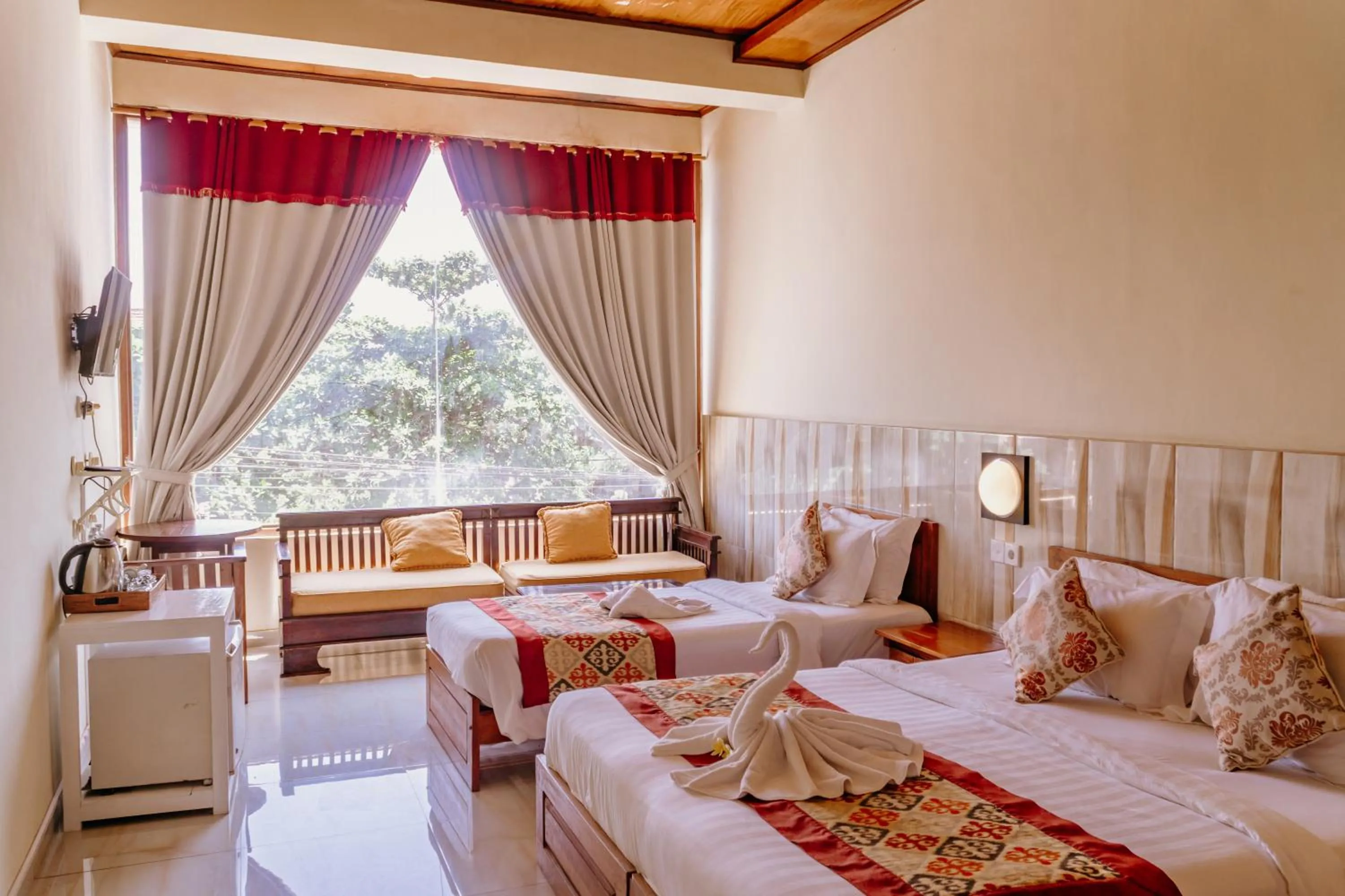 Bed in Amed Cafe & Hotel Kebun Wayan