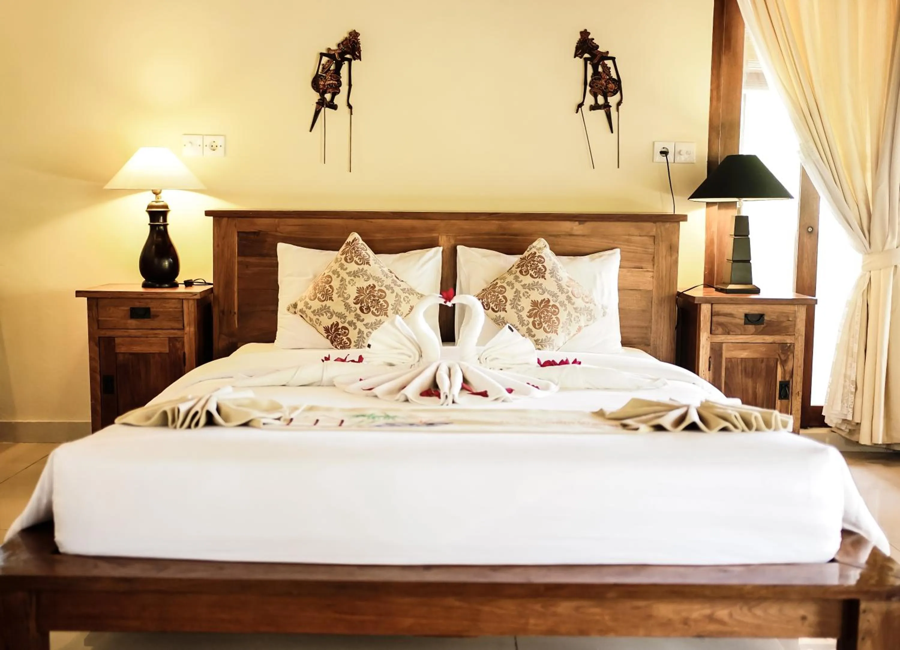 Deluxe Double Room with Sea View in Amed Cafe & Hotel Kebun Wayan