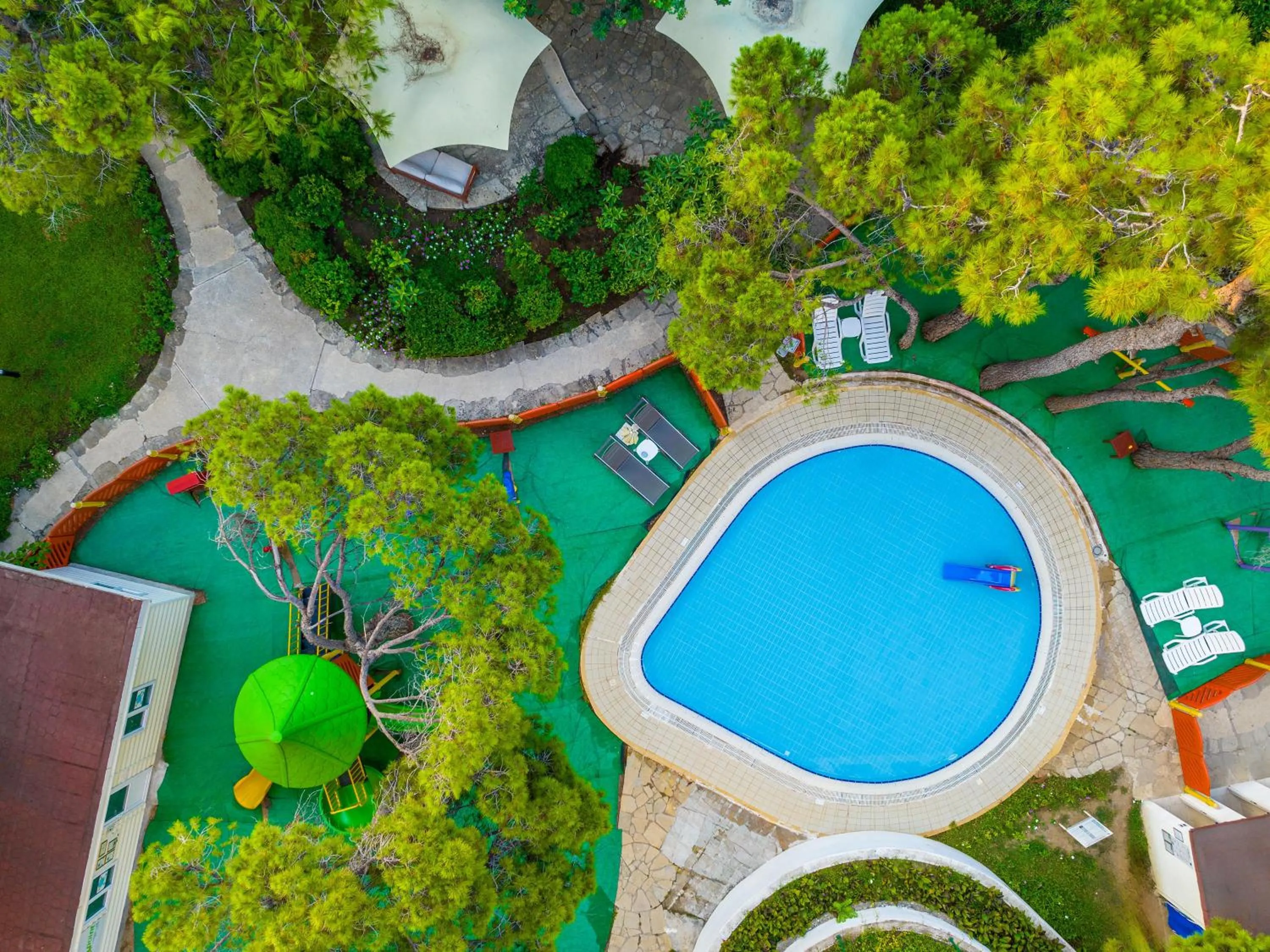 Swimming pool in Asteria Collection Side