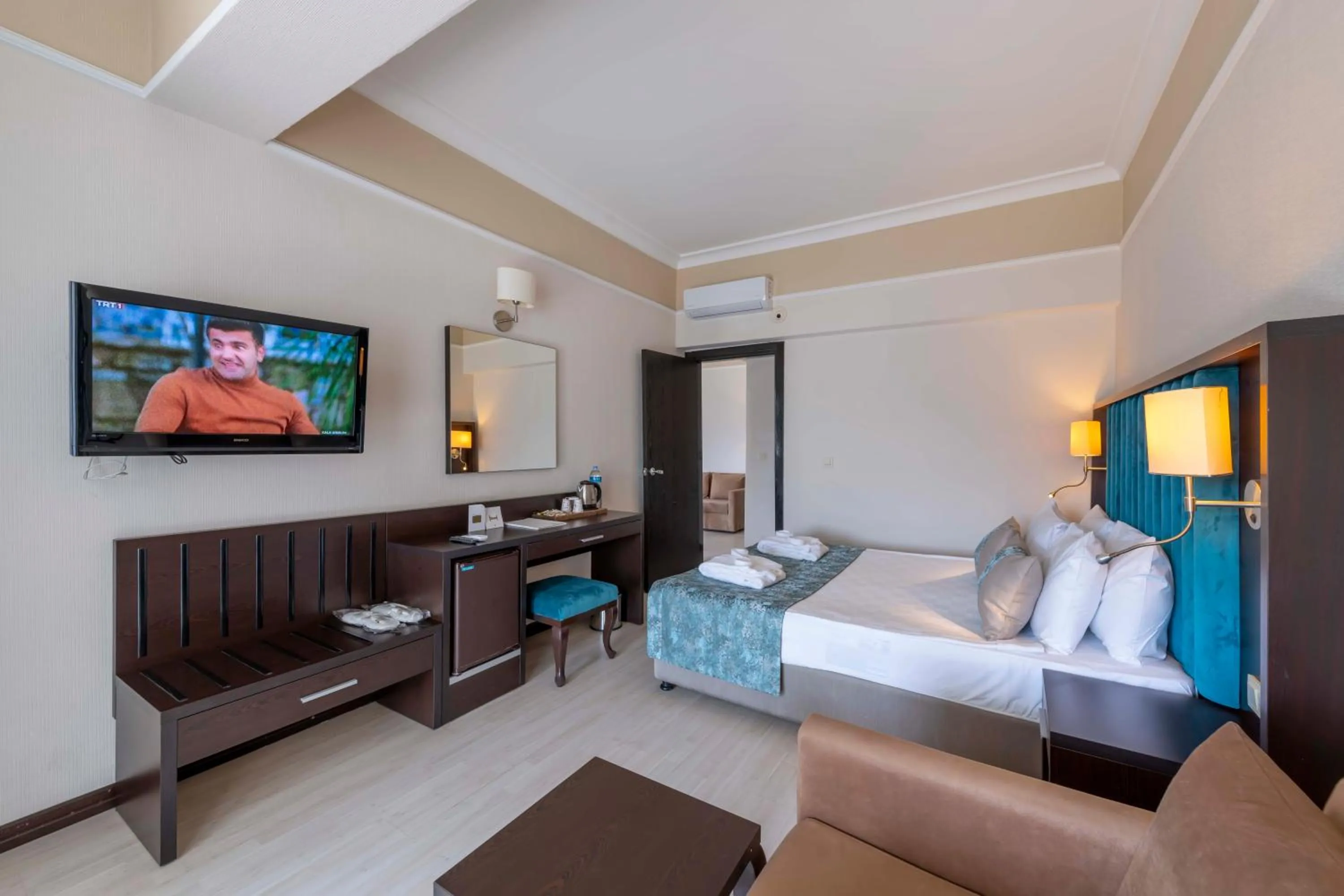 Bed in Asteria Collection Side