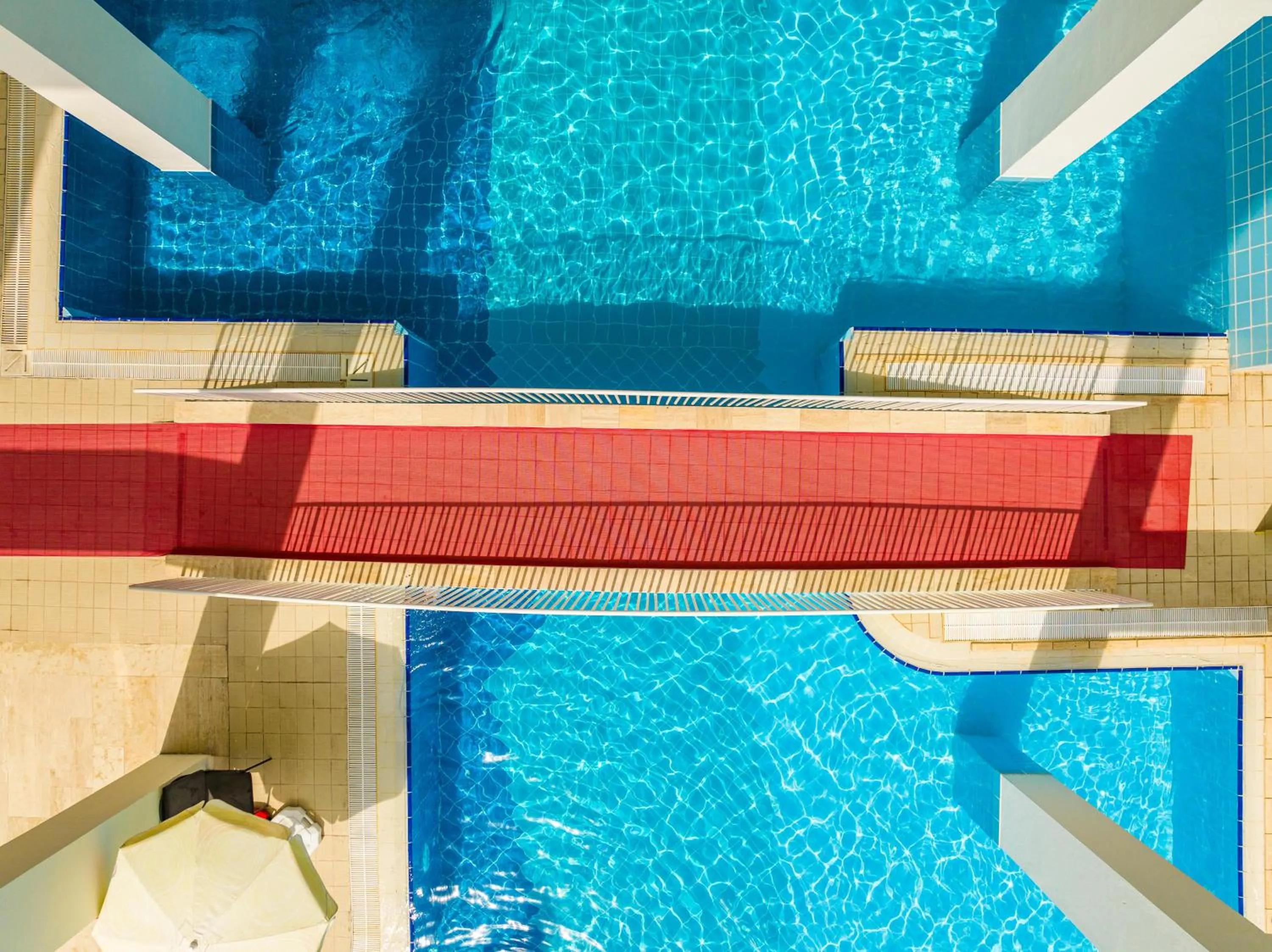 Swimming pool in Asteria Collection Side