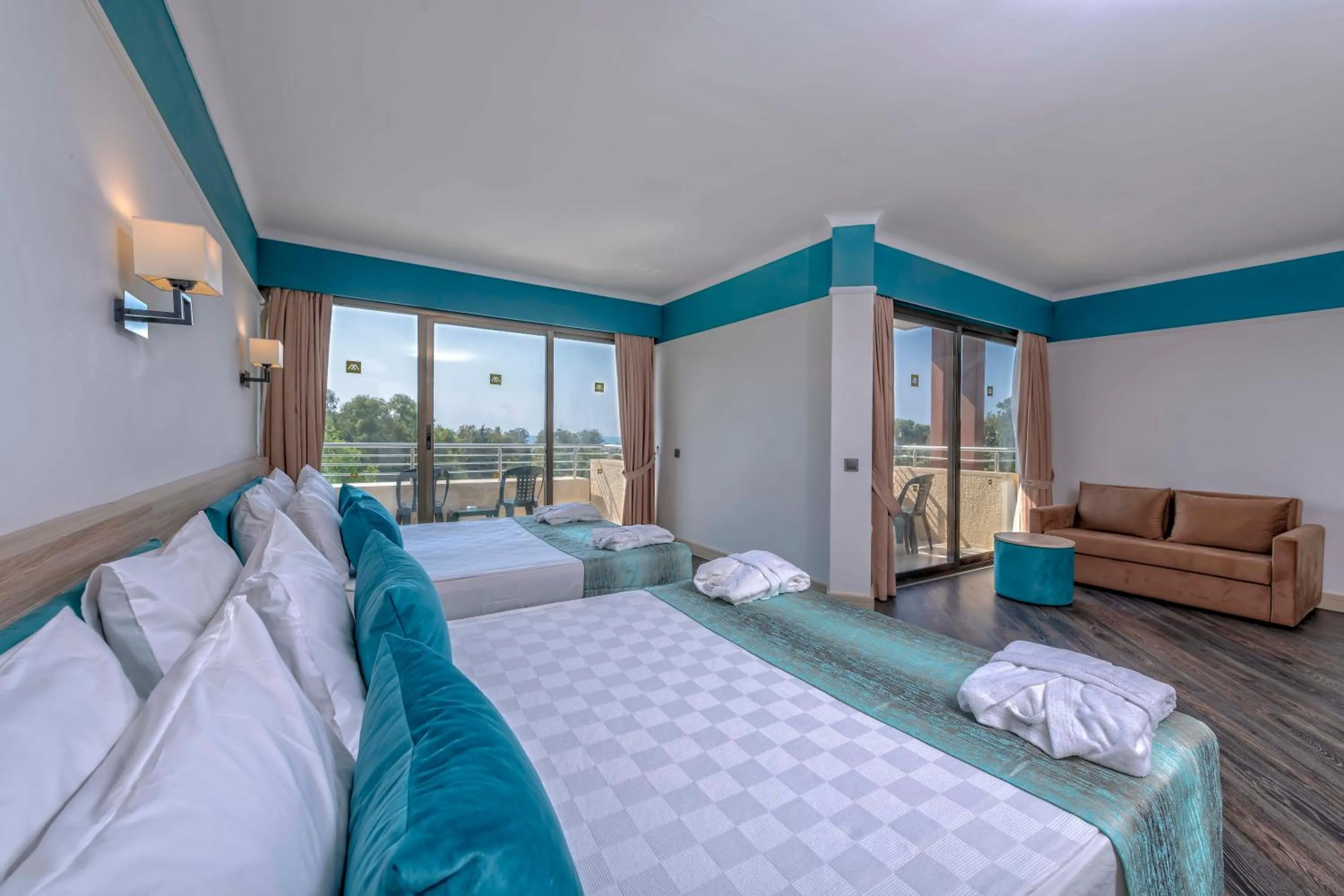 Bed in Asteria Collection Side