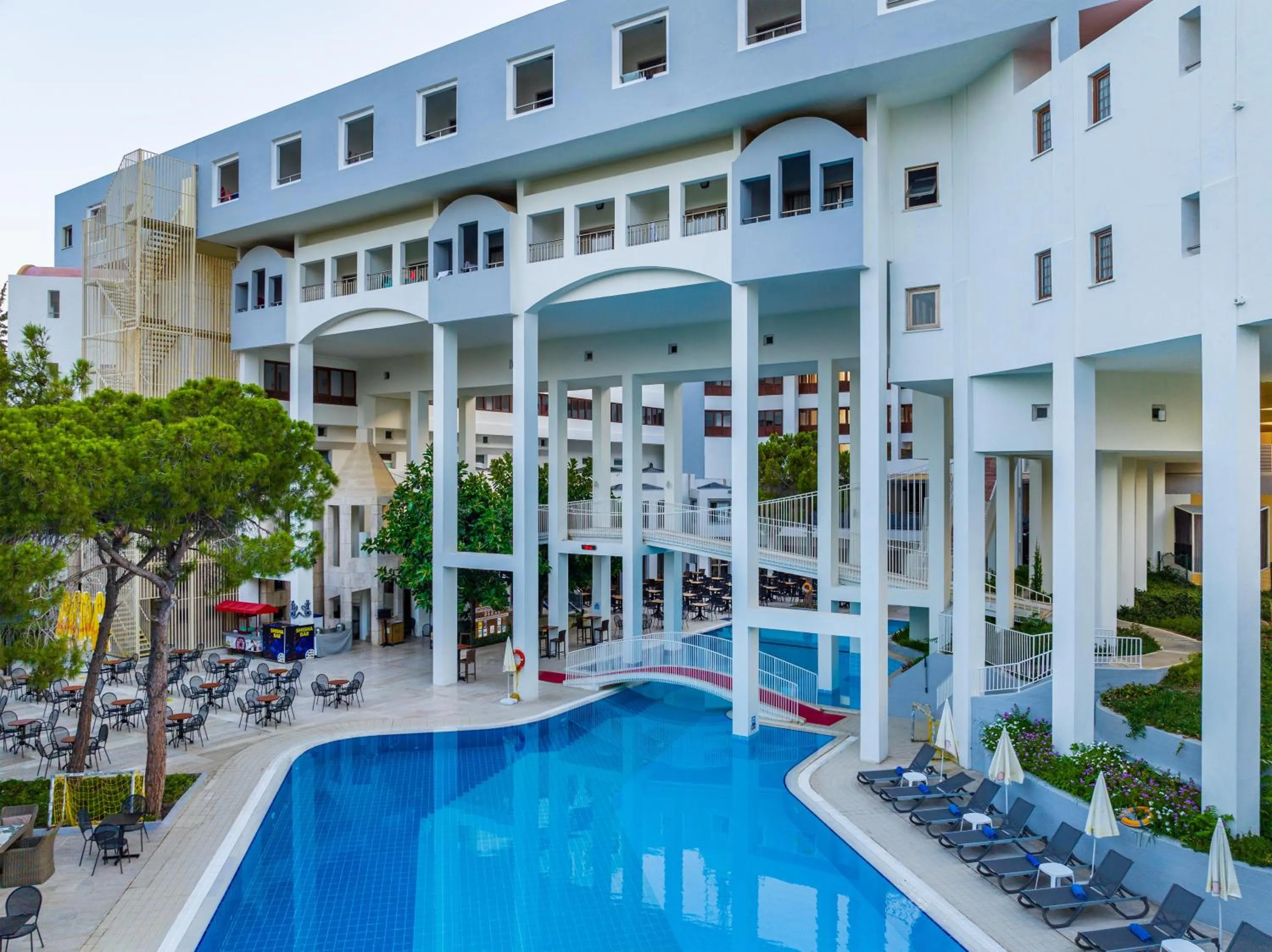 Swimming pool in Asteria Collection Side