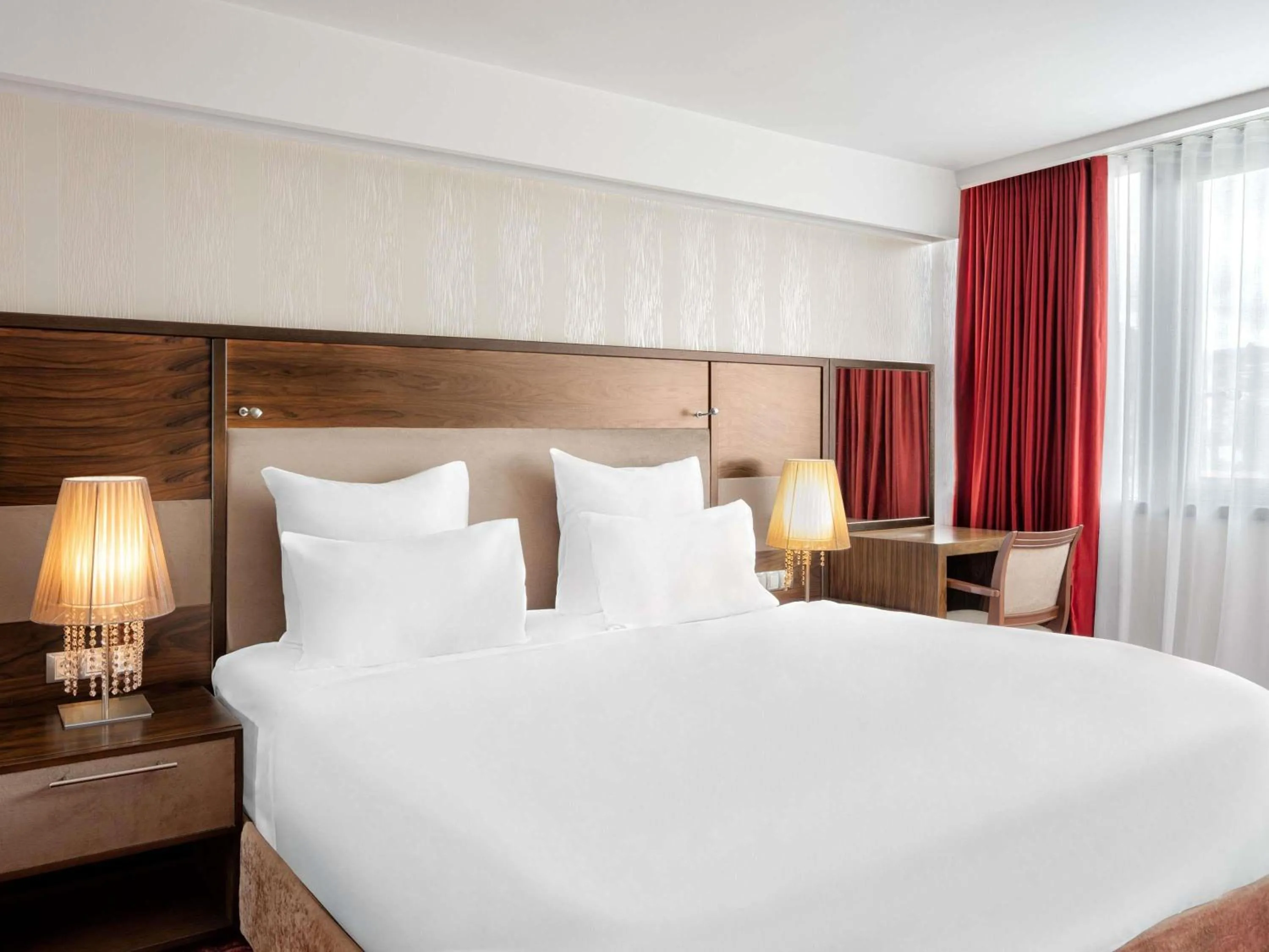 Bedroom, Bed in Movenpick hotel Sarajevo