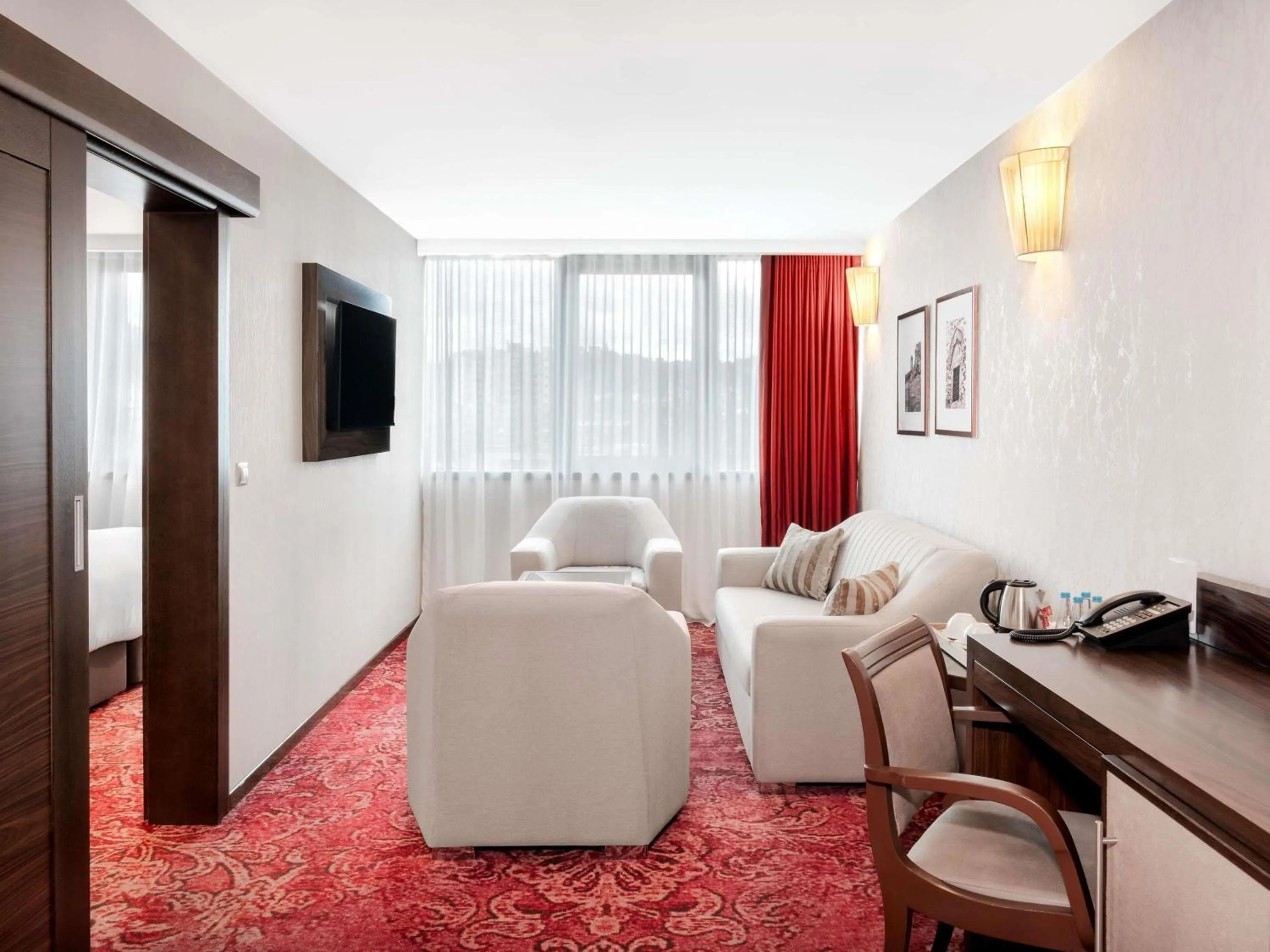 Photo of the whole room in Movenpick hotel Sarajevo