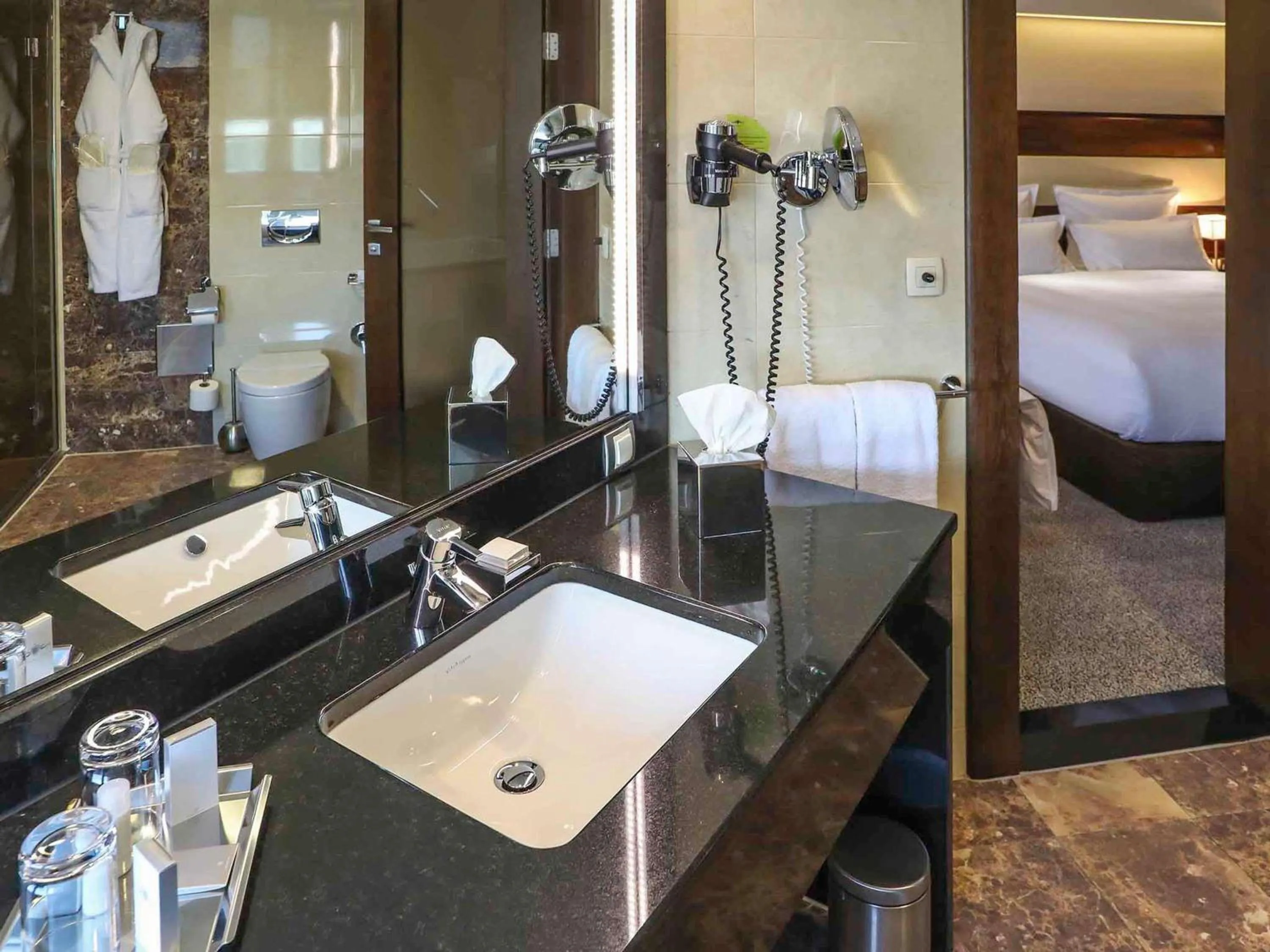 Bedroom, Bed in Movenpick hotel Sarajevo