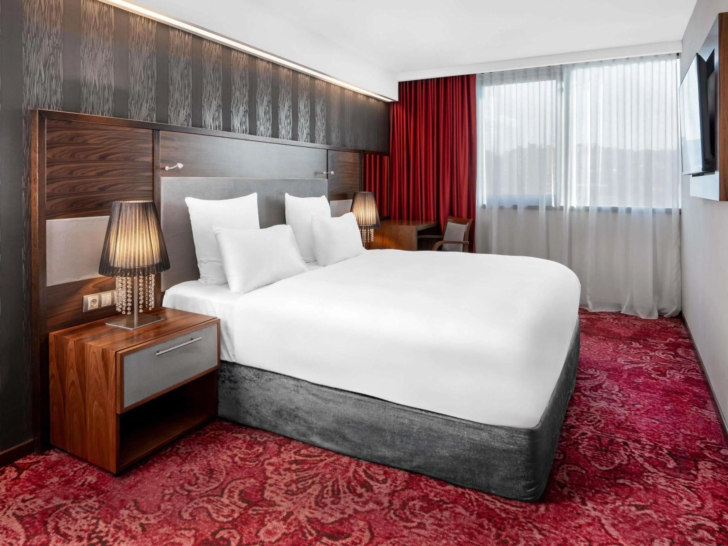 Bedroom, Bed in Movenpick hotel Sarajevo