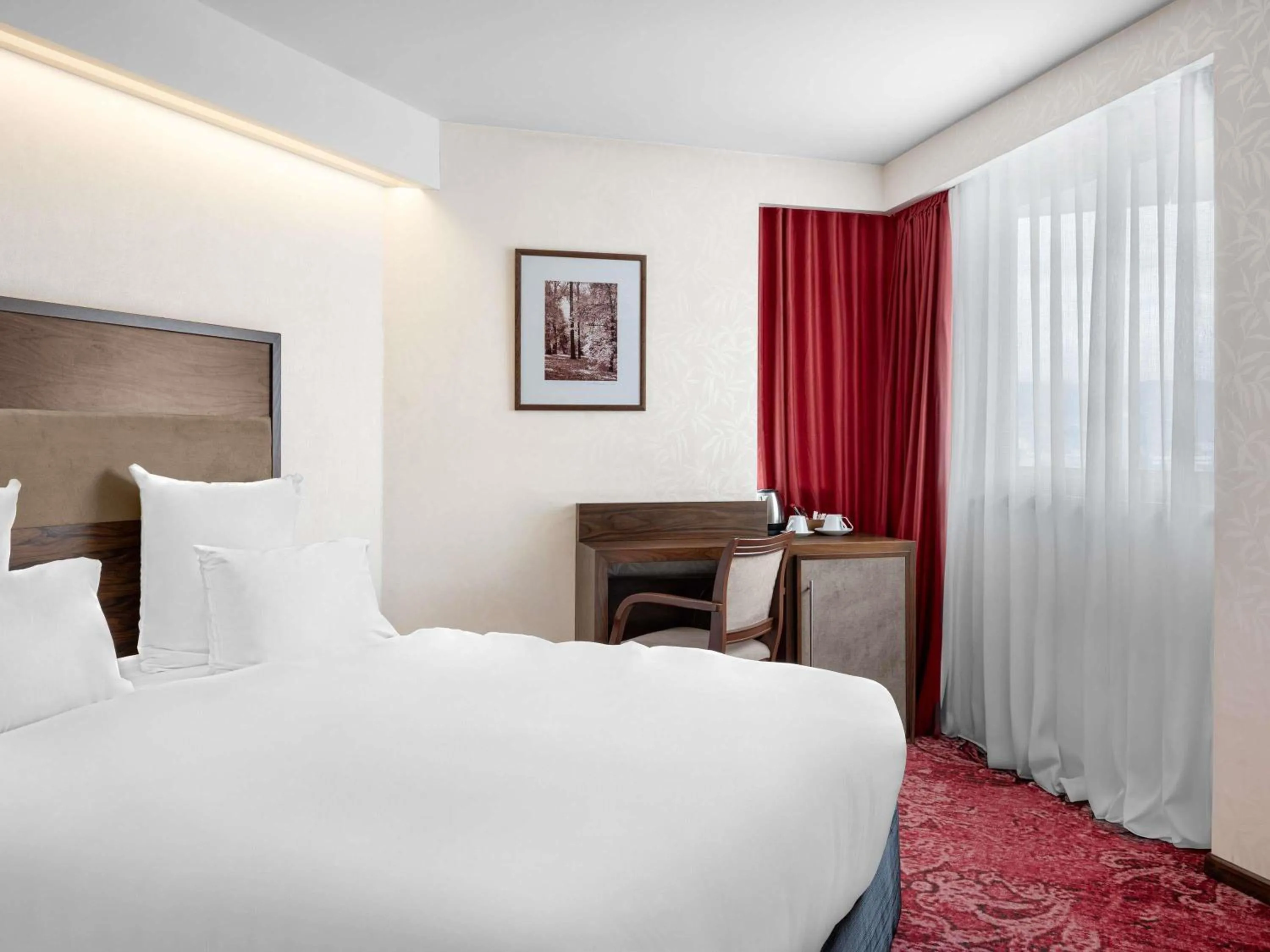 Bedroom, Bed in Movenpick hotel Sarajevo