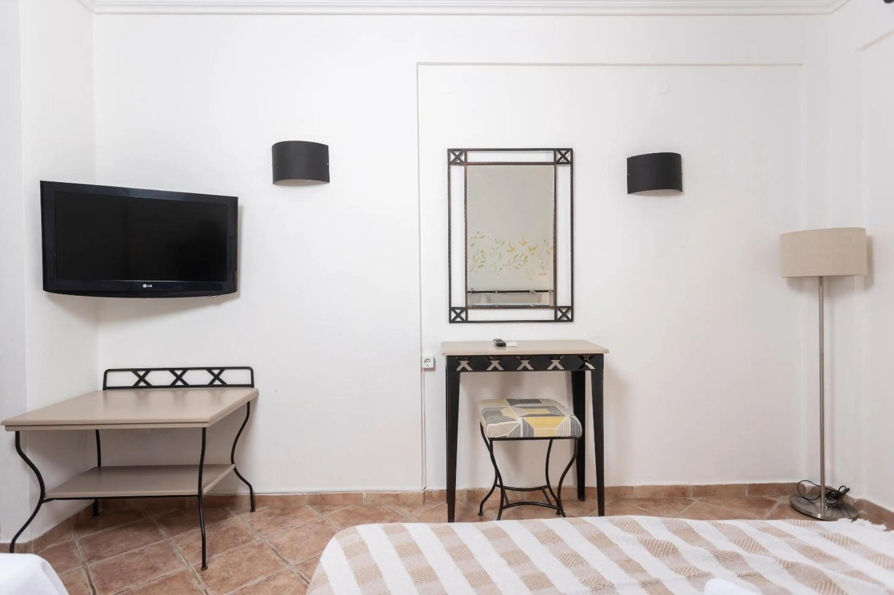 Bed in Ammon Garden Hotel