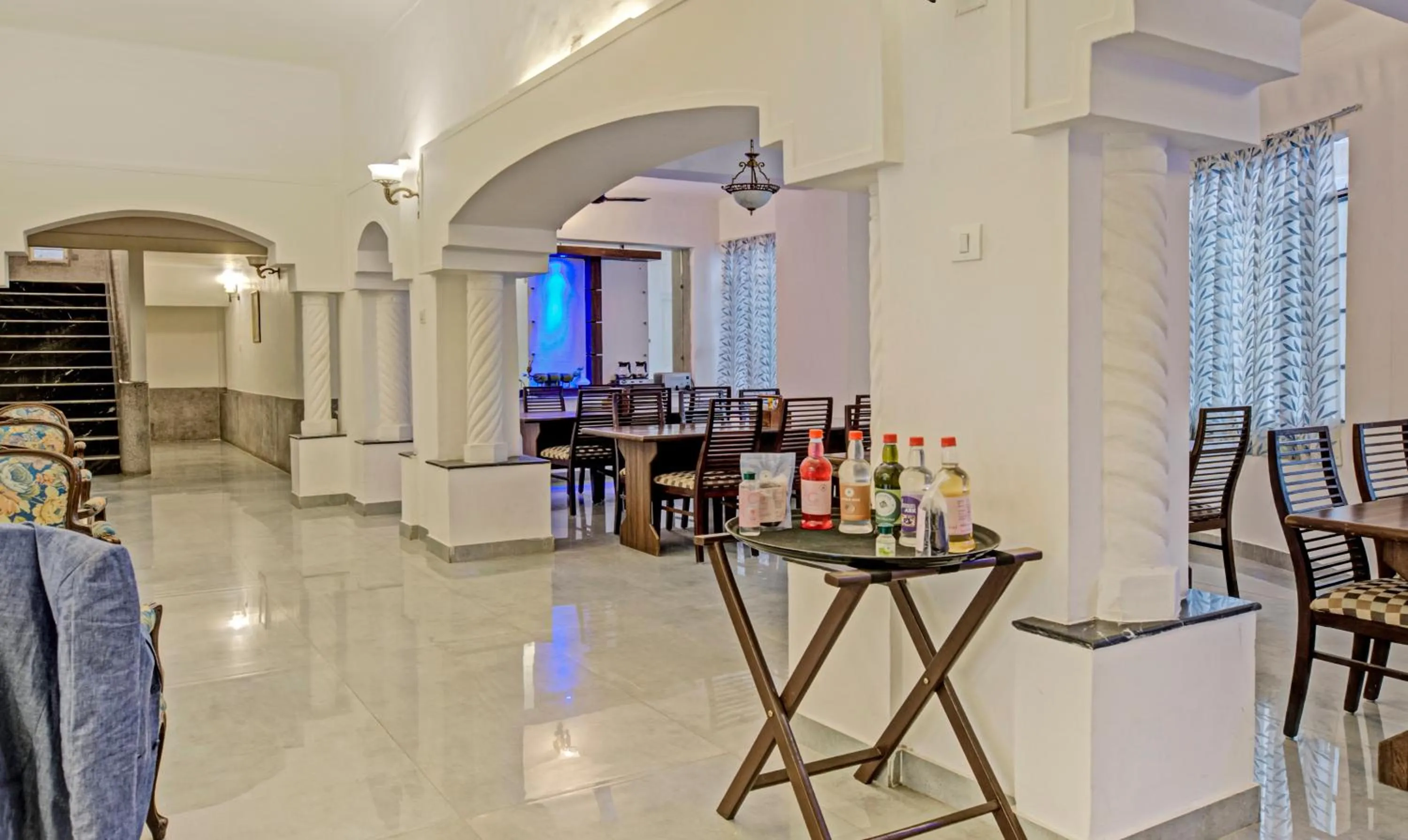Restaurant/places to eat in Hotel Meera Udaipur