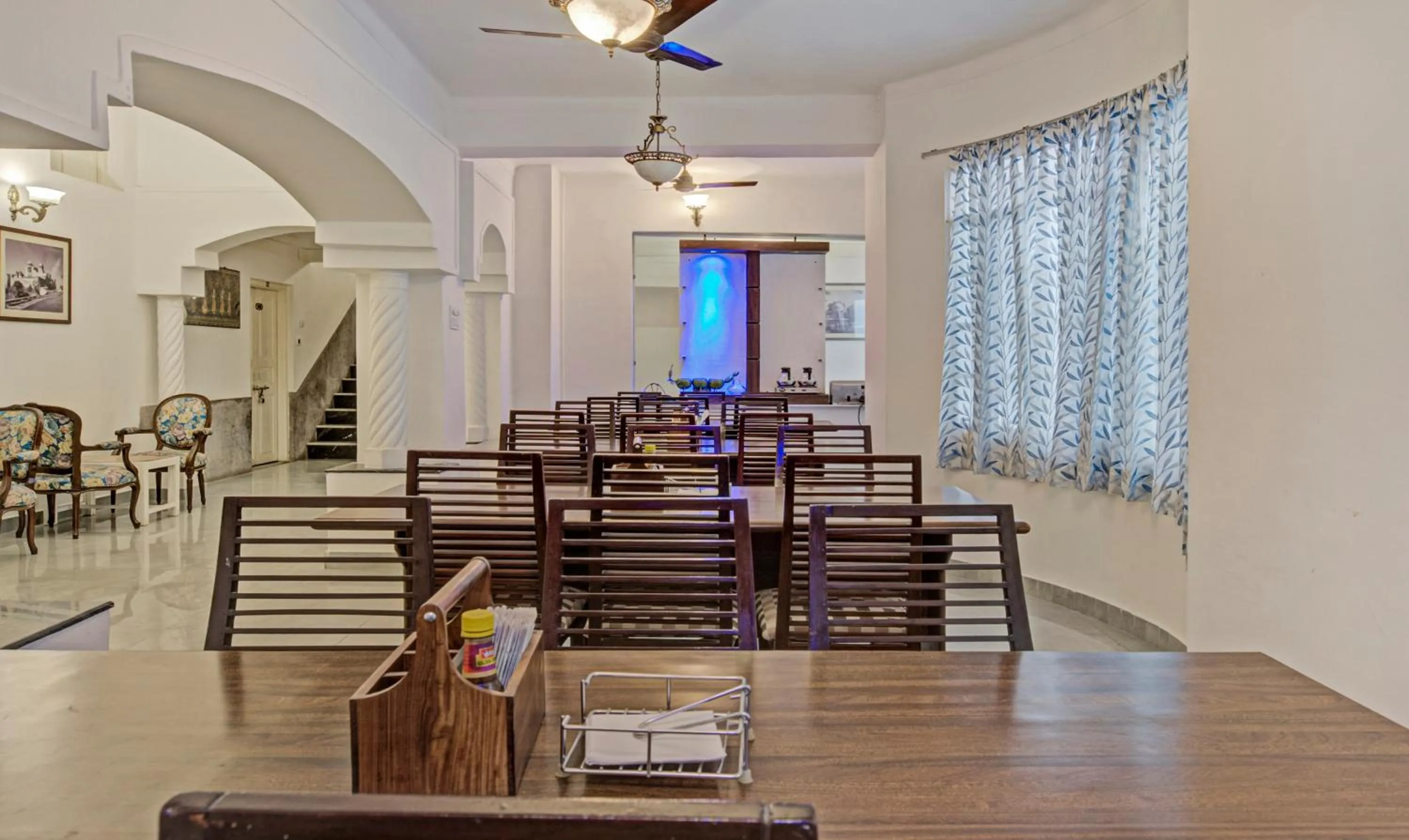 Restaurant/places to eat in Hotel Meera Udaipur
