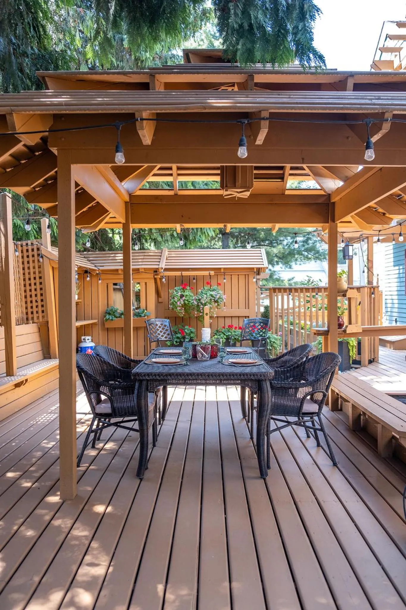 Patio in Kelowna Bed & Breakfast - CHATHAM HOUSE