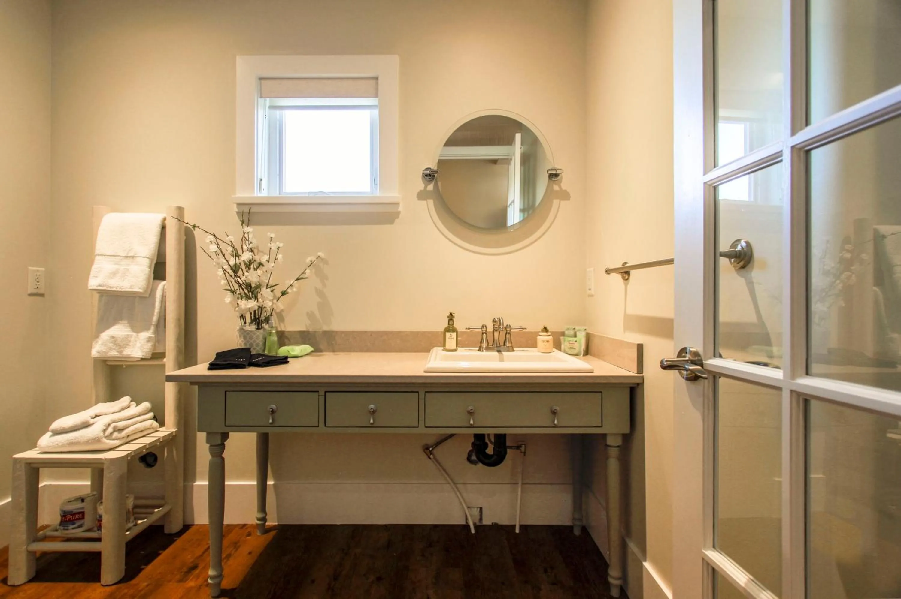 Bathroom in Kelowna Bed & Breakfast - CHATHAM HOUSE