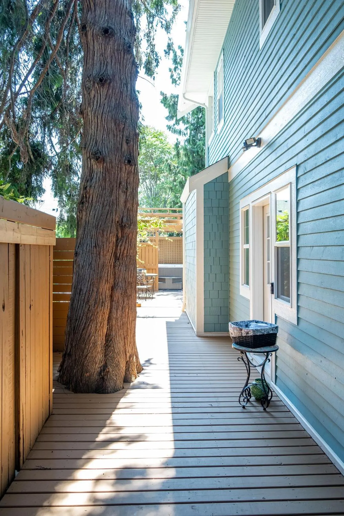 Facade/entrance in Kelowna Bed & Breakfast - CHATHAM HOUSE