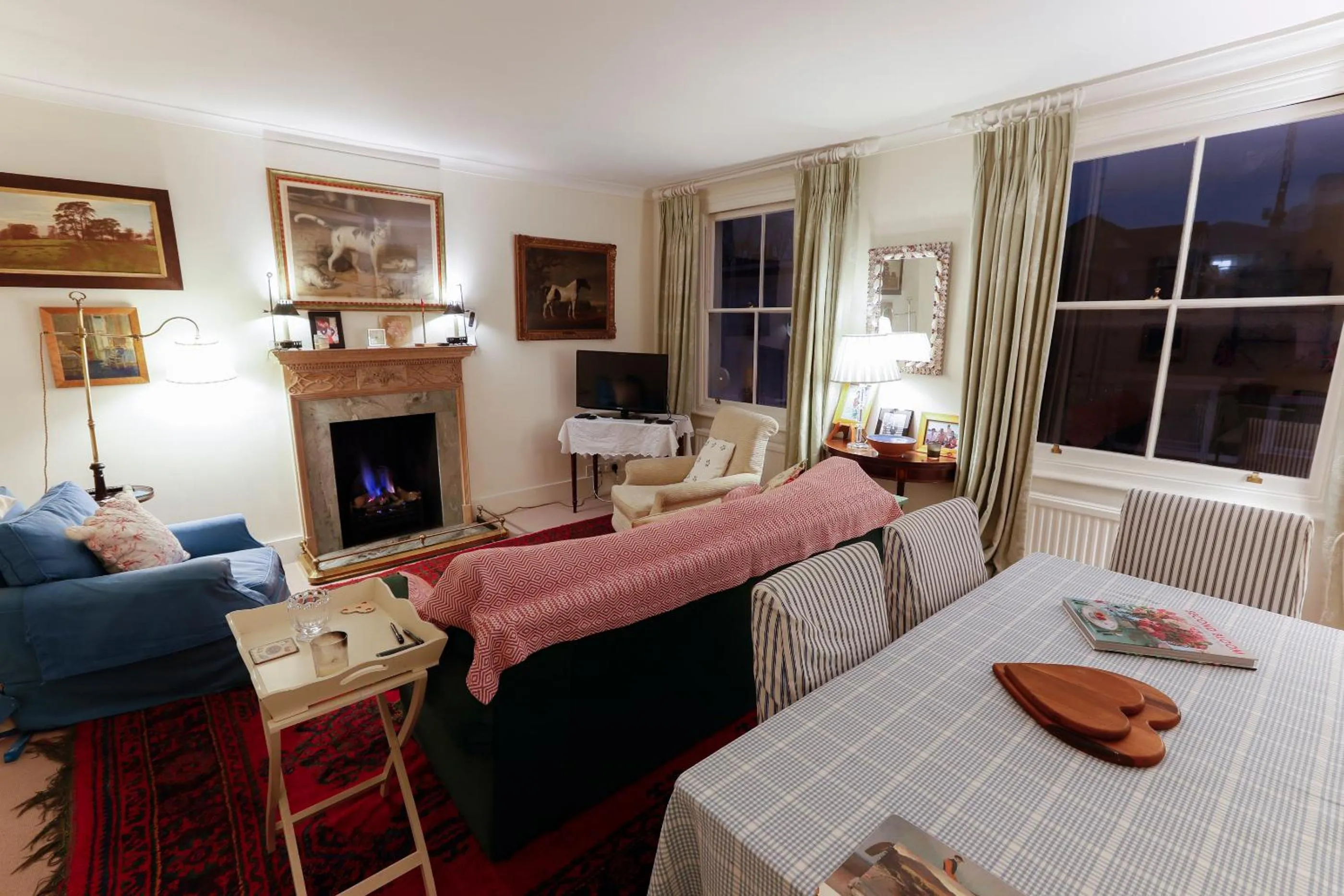 Living room, Bed in Attractive Chelsea apartment for four