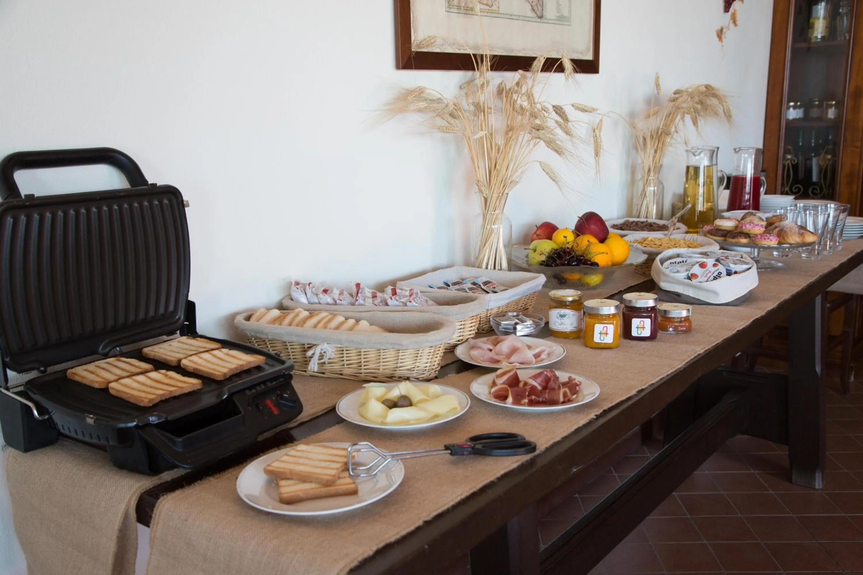 Continental breakfast in Casale Di Caterina