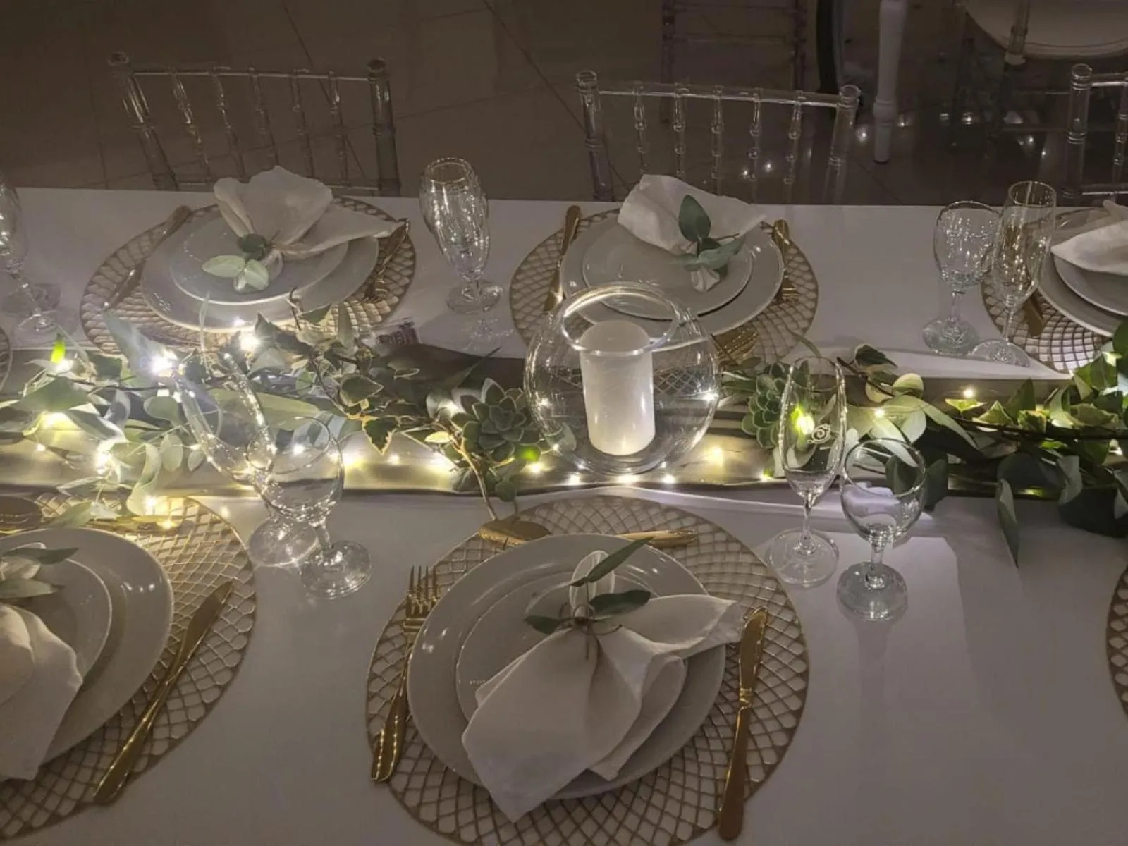 Decorative detail in Hole In One