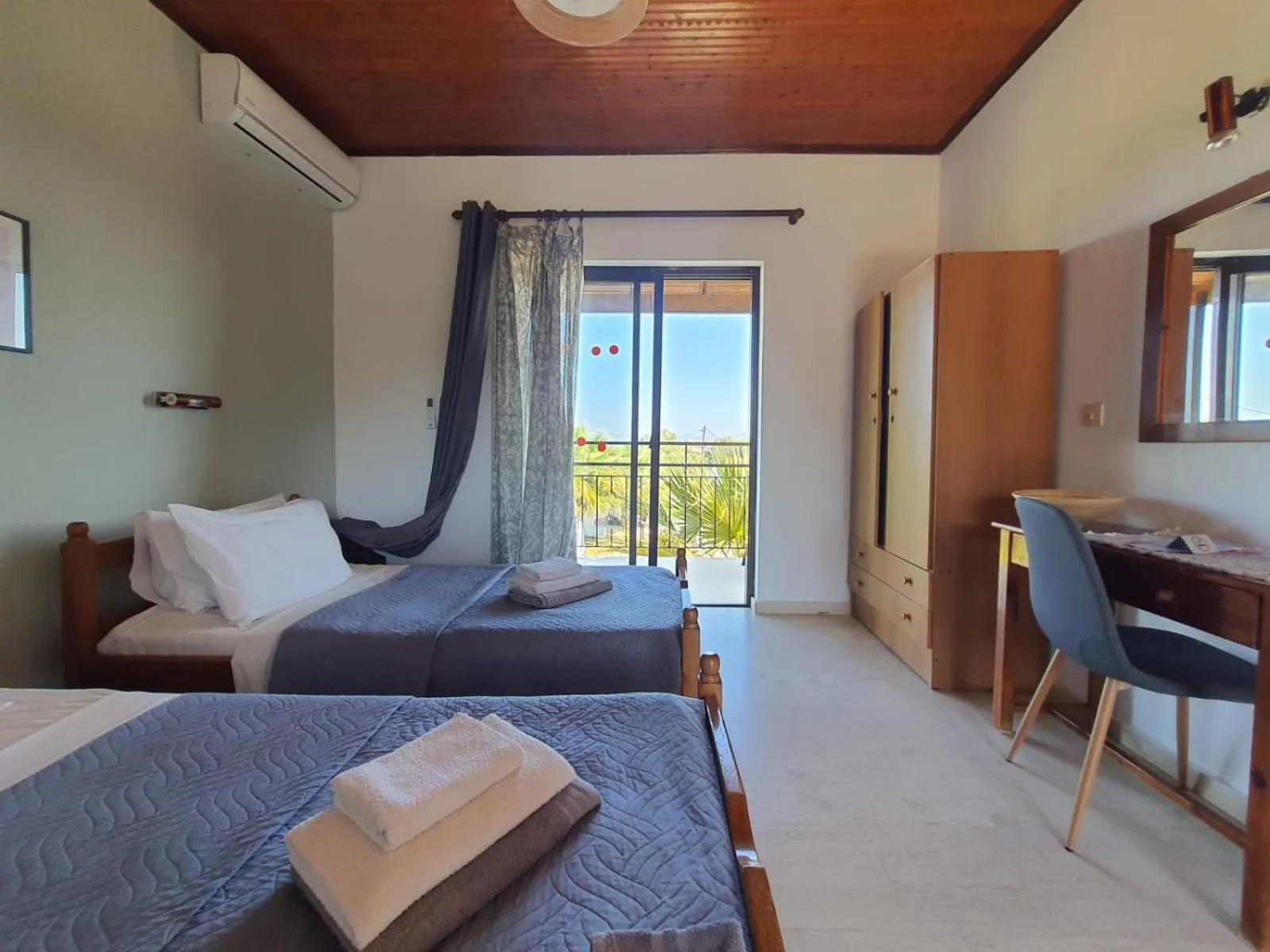 Bed in Palmyra Studios