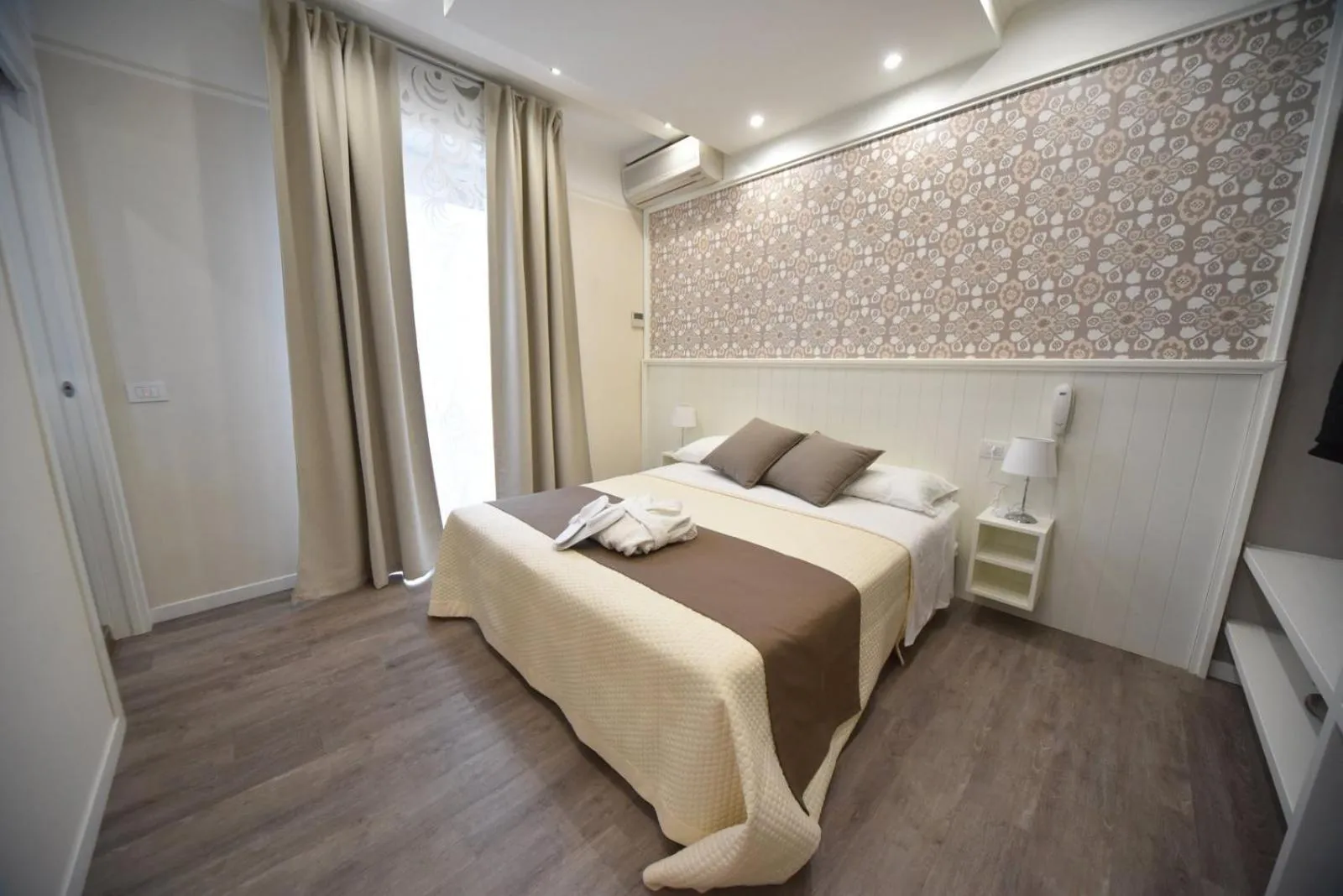 Bed in Hotel Villa Edda