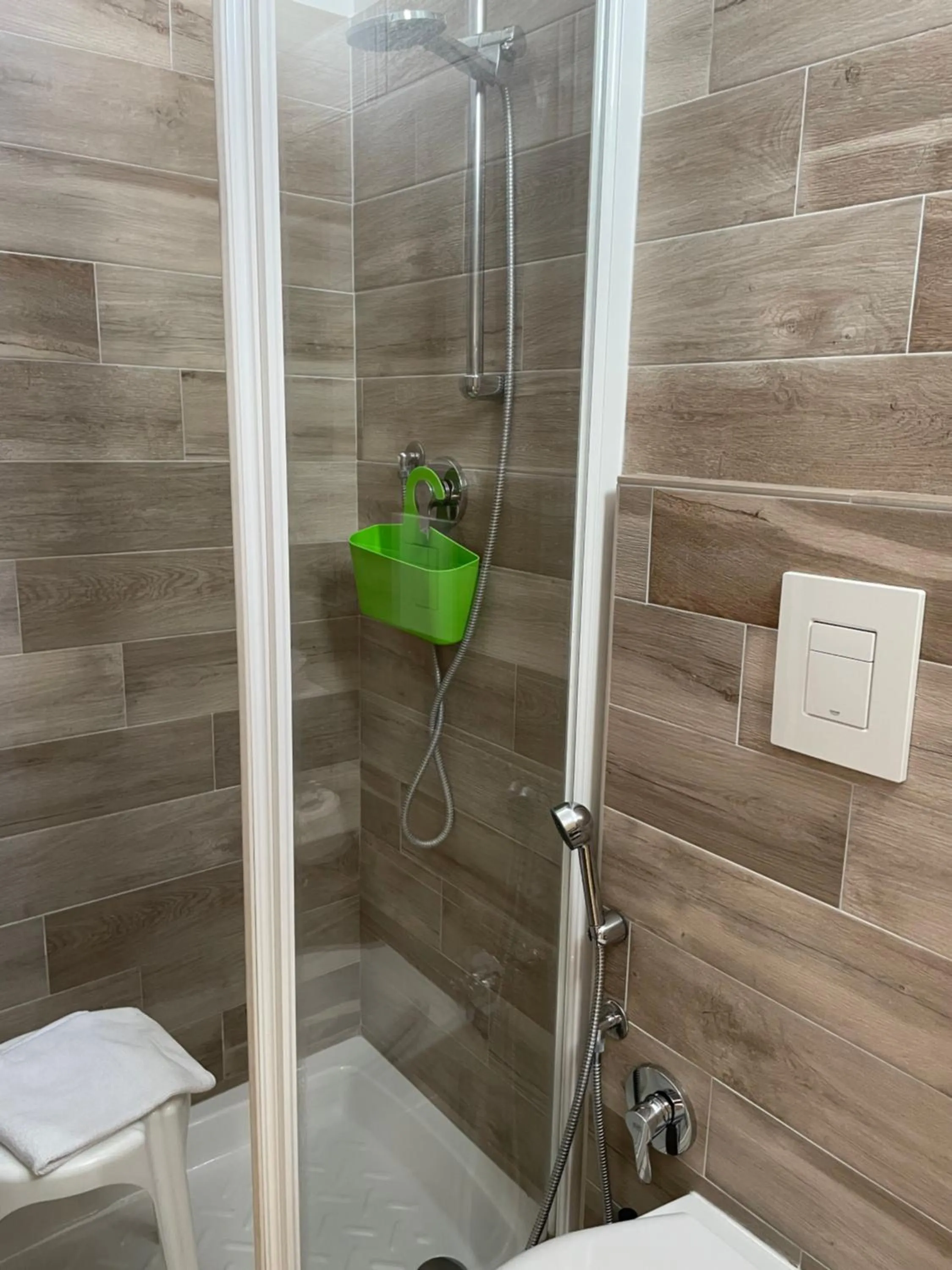 Shower in Hotel Barbiani