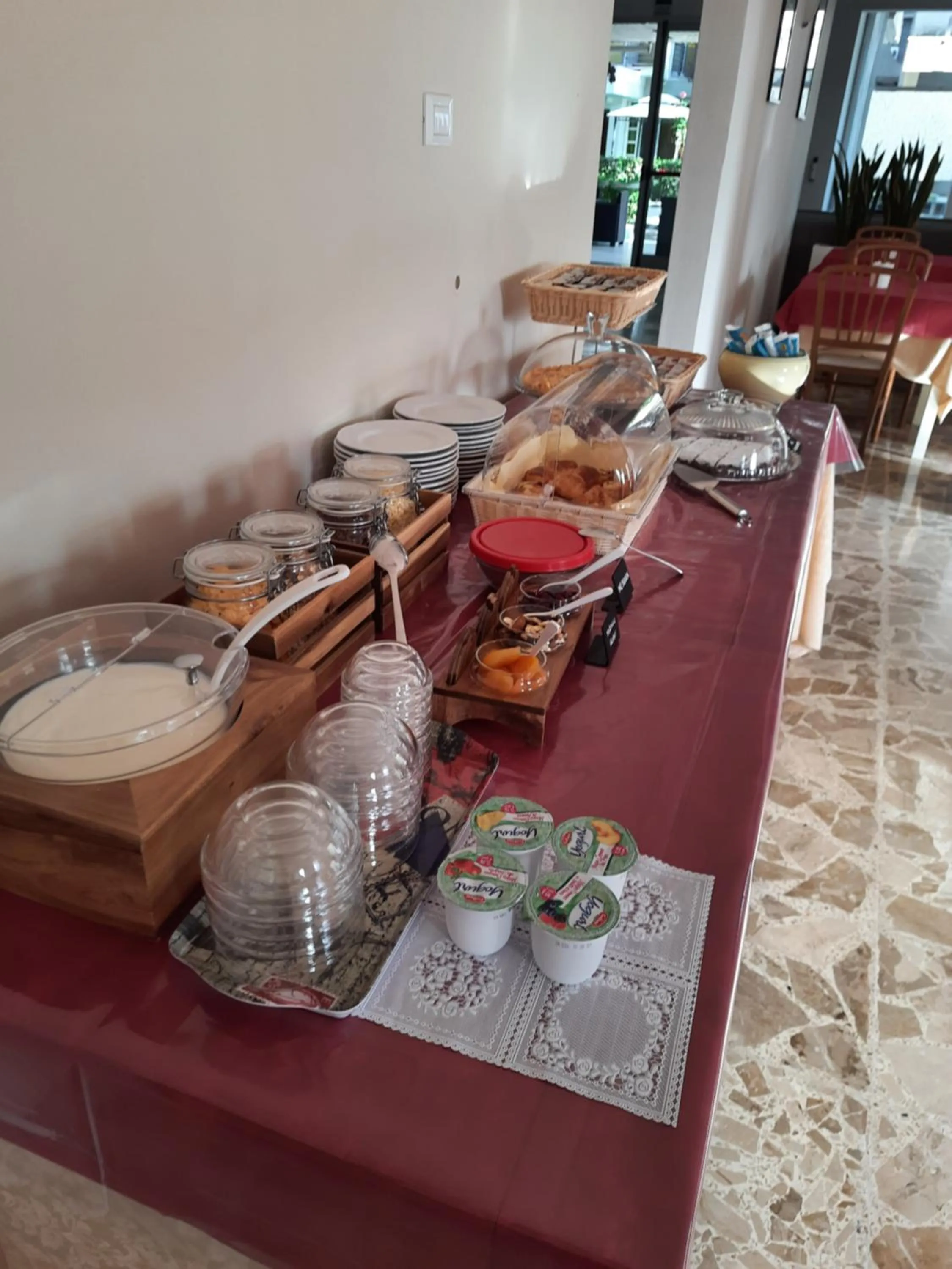 Buffet breakfast in Hotel Barbiani