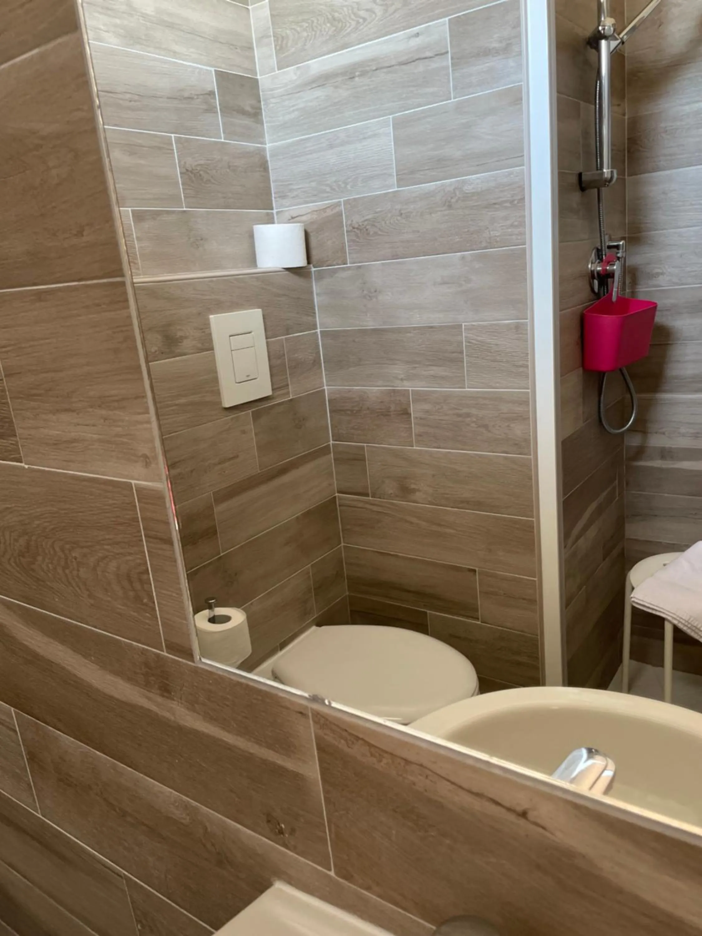 Shower in Hotel Barbiani